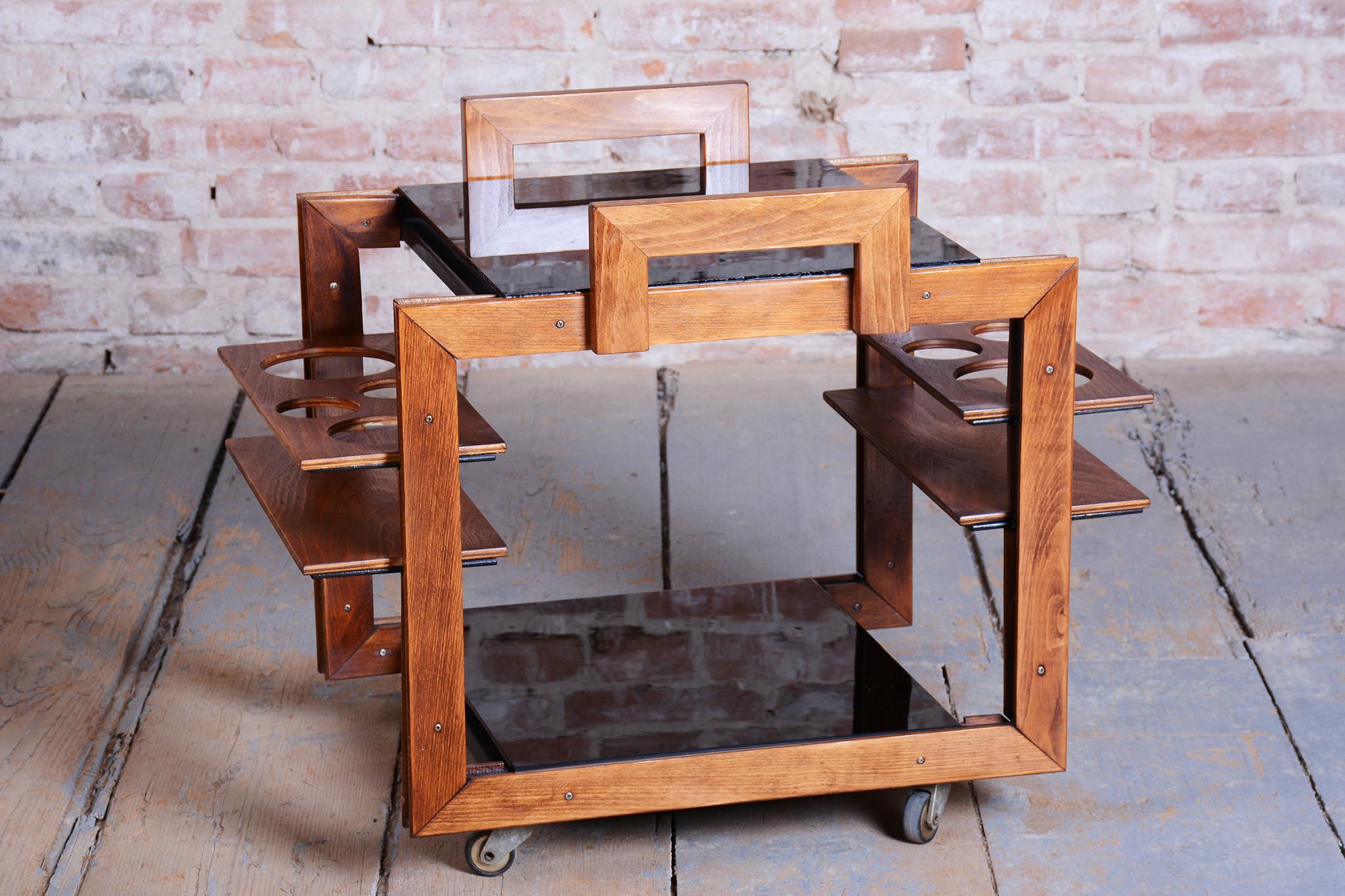 Ceco Carrello Art Deco restaurato, Beeche, ottone, vetro opalino, nuovo polacco, ceco, anni '50 in vendita