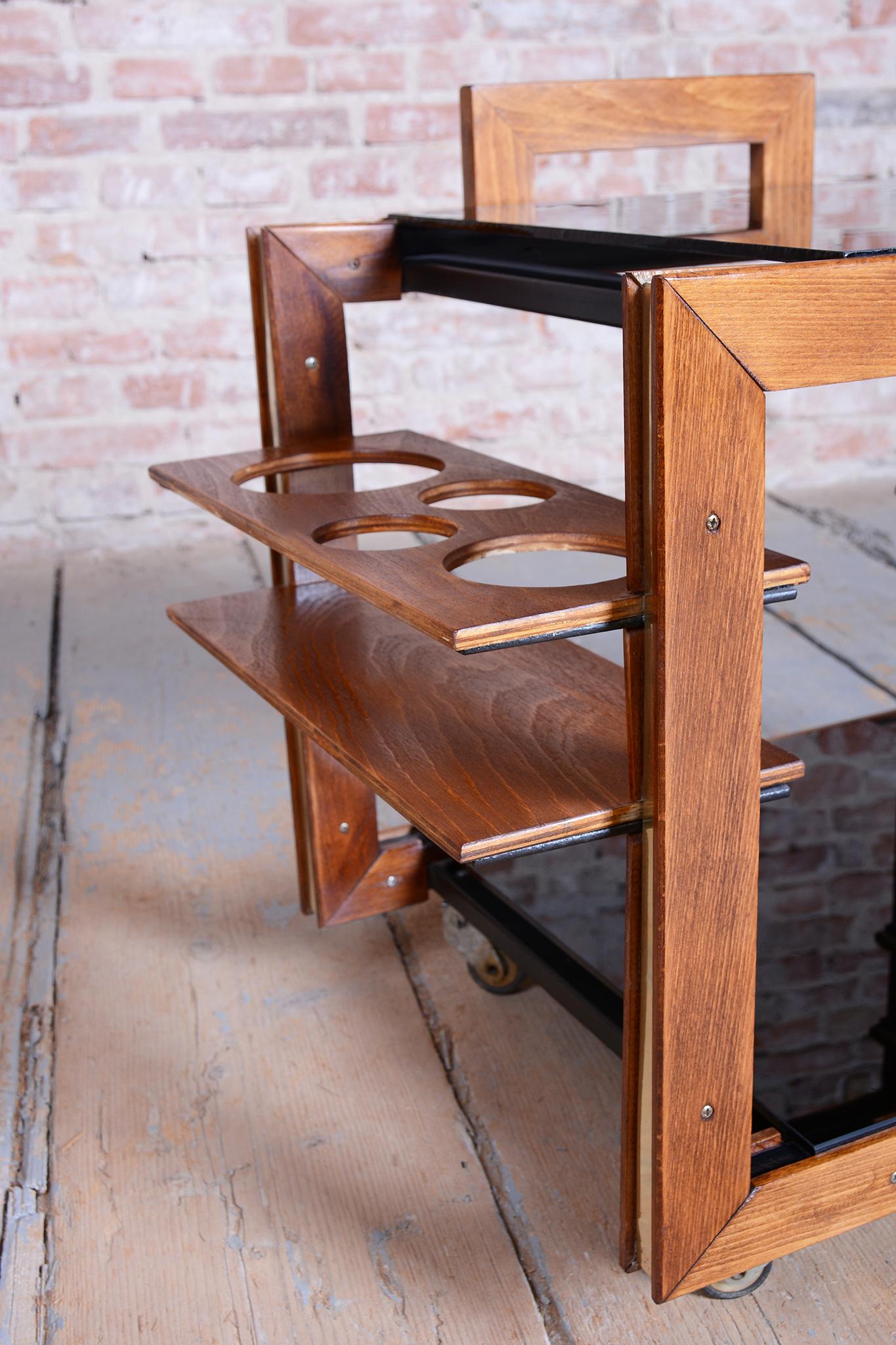 Legno Carrello Art Deco restaurato, Beeche, ottone, vetro opalino, nuovo polacco, ceco, anni '50 in vendita