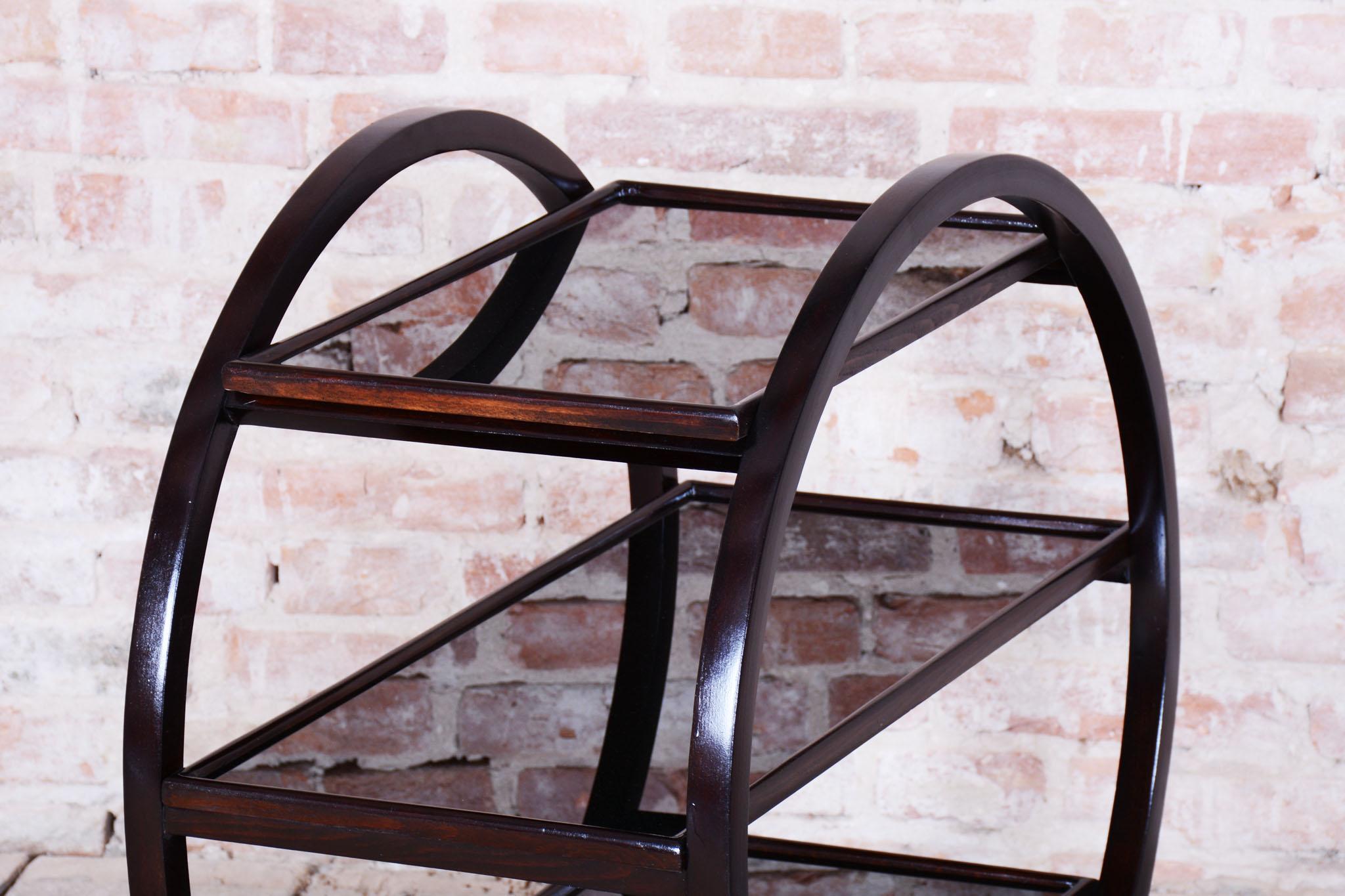 Carrello Art Deco restaurato, di Thonet, Oak, vetro nero, ceco, anni '30 in vendita 2