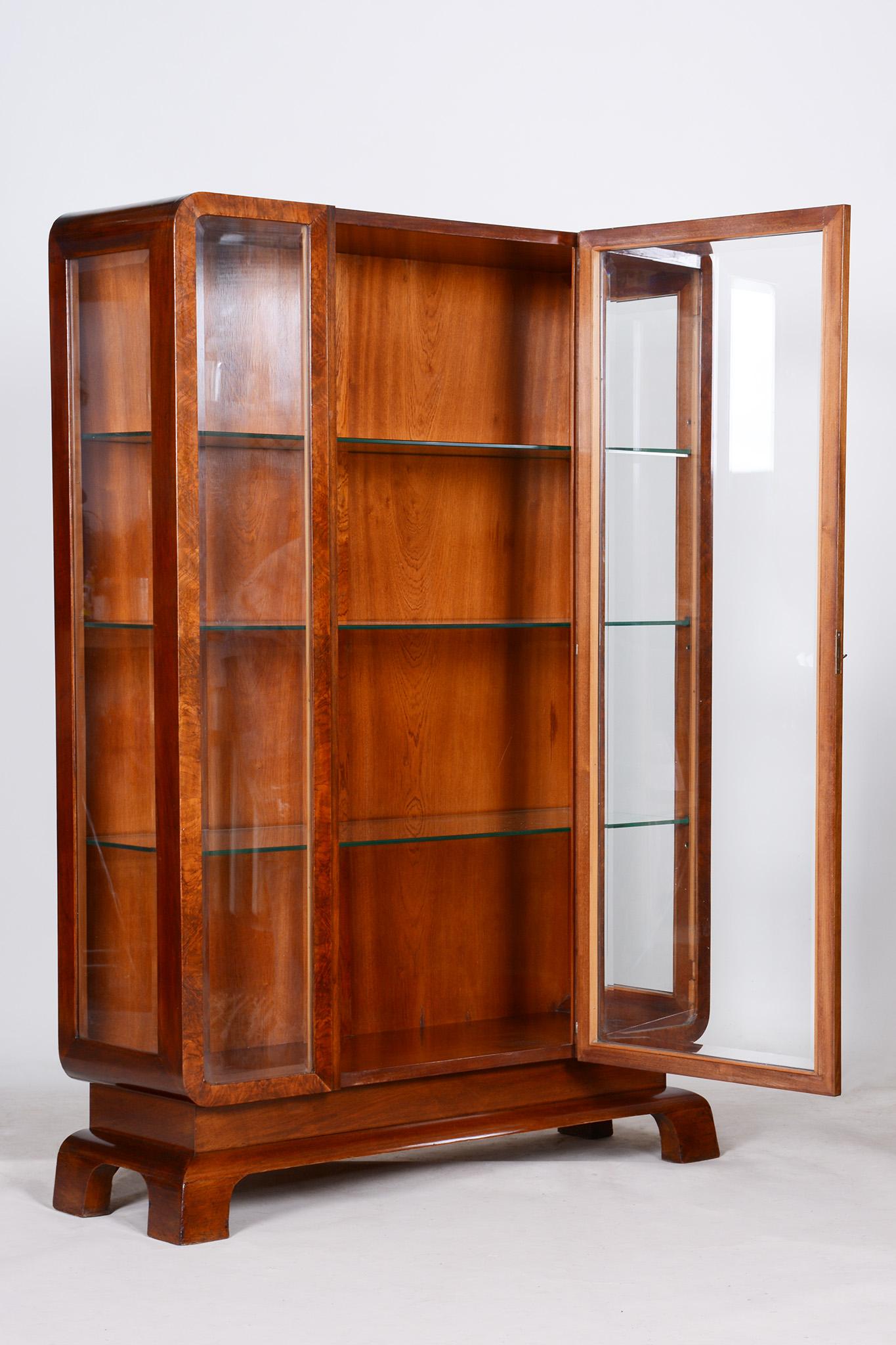 Restored Art Deco Walnut Display Cabinet, Czechia, 1920s 3
