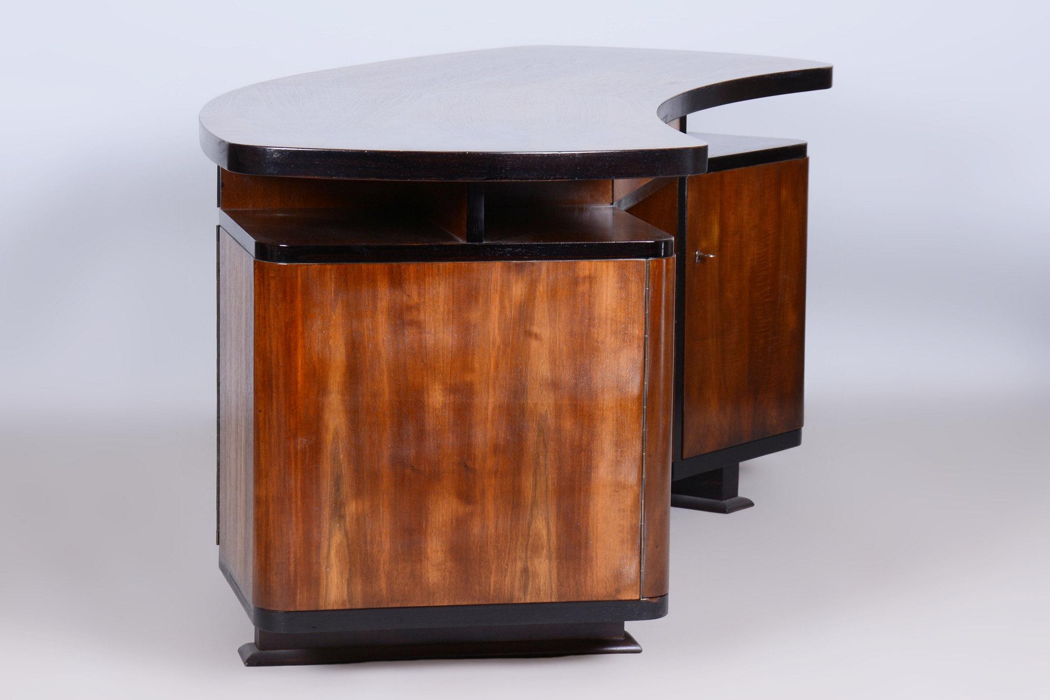 Restaurierter Art-Déco-Schreibtisch von J. Divíšek, poliert, Nussbaum, Tschechien, 1930er Jahre im Angebot 4