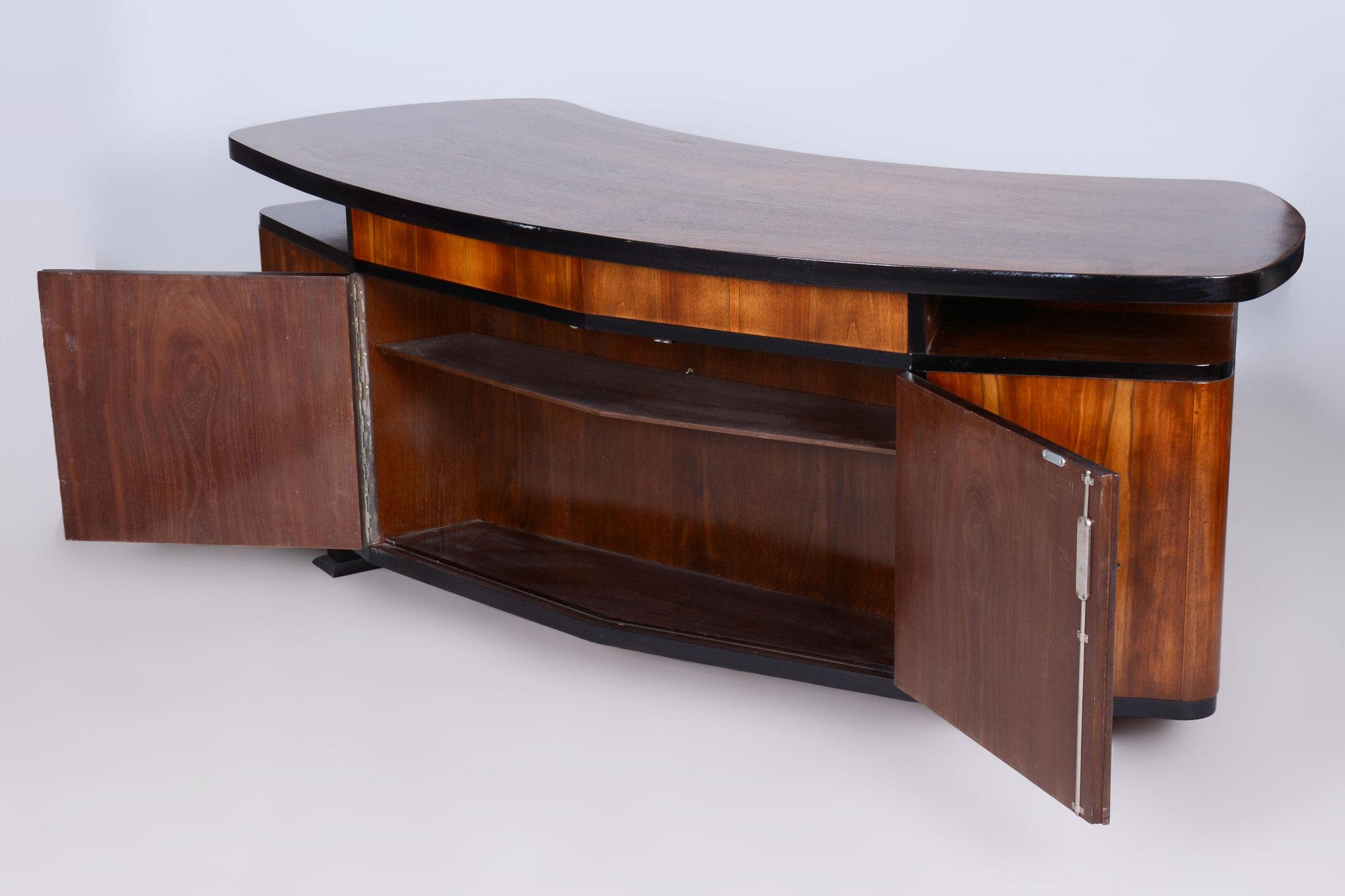 Restaurierter Art-Déco-Schreibtisch von J. Divíšek, poliert, Nussbaum, Tschechien, 1930er Jahre im Angebot 6