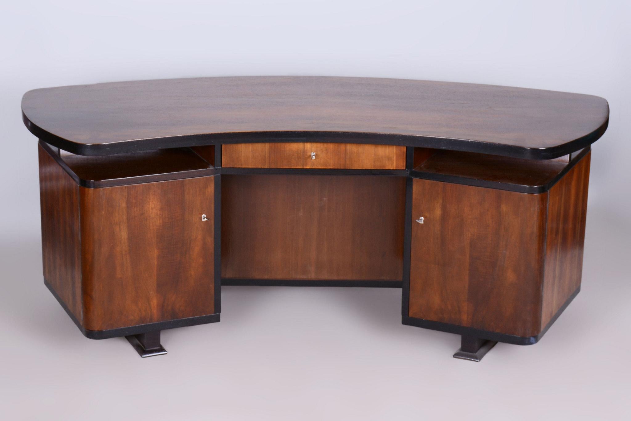 Restaurierter Art-Déco-Schreibtisch von J. Divíšek, poliert, Nussbaum, Tschechien, 1930er Jahre im Angebot 13