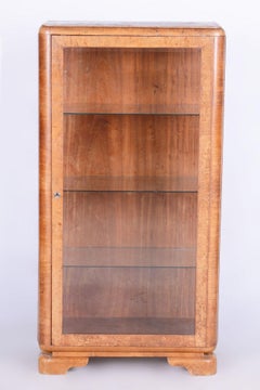Vitrine Art Déco restaurée, Jindrich Halabala, UP Zavody, Tchèque, années 1930