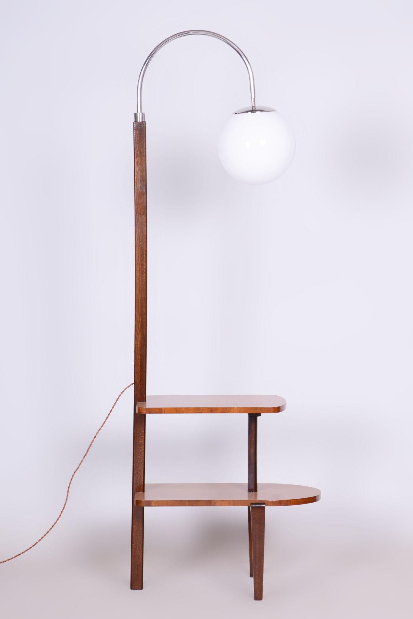 Restored ArtDeco Floor Lamp, J. Halabala, UP Zavody, Walnut, Czechia, 1930s In Good Condition For Sale In Horomerice, CZ
