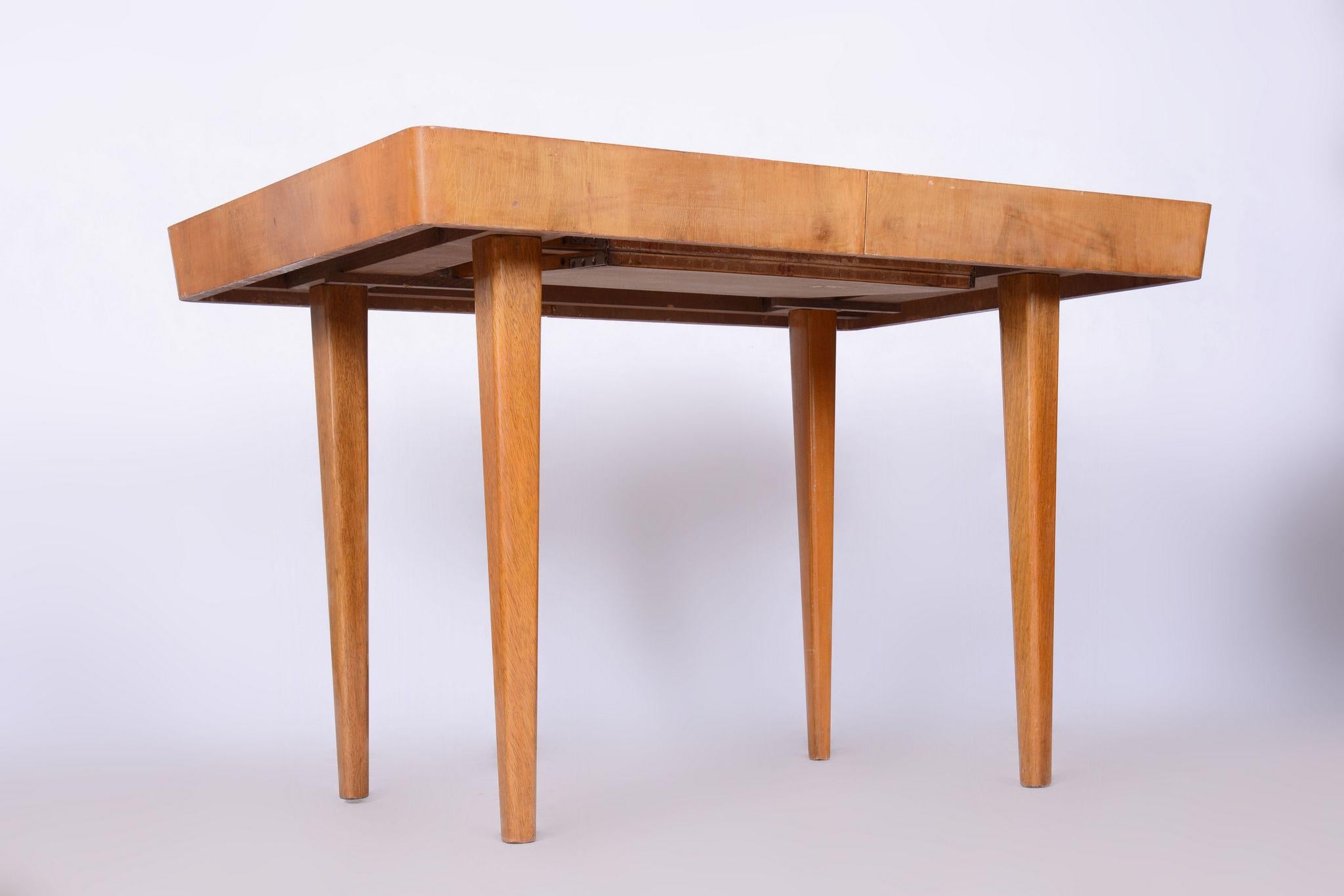 Restored ArtDeco Oak Dining Table, Jindrich Halabala, UP Zavody, Czechia, 1940s For Sale 6