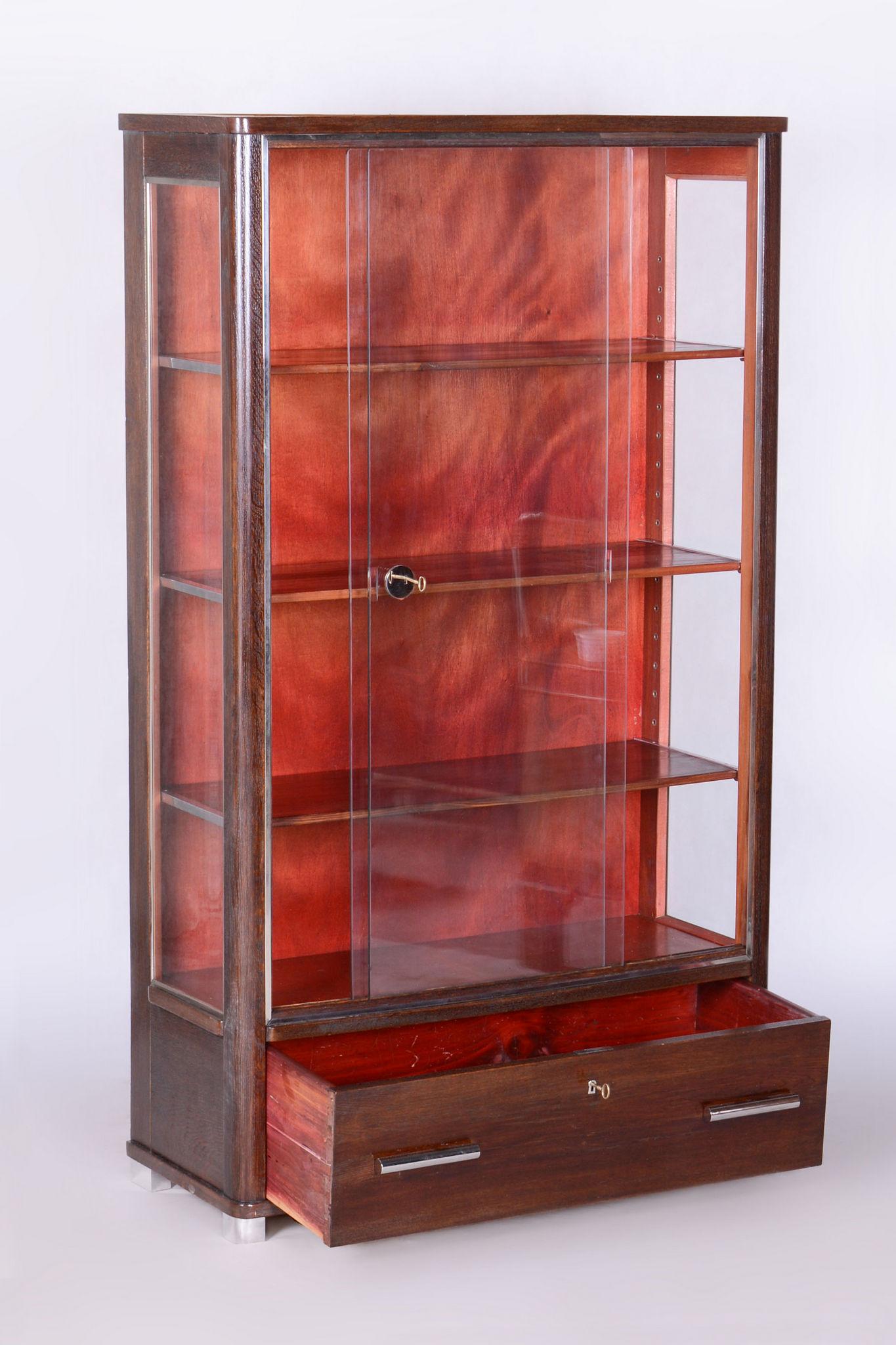 Restored ArtDeco Oak Display Cabinet, Jindrich Halabala, Czechia, 1930s For Sale 9