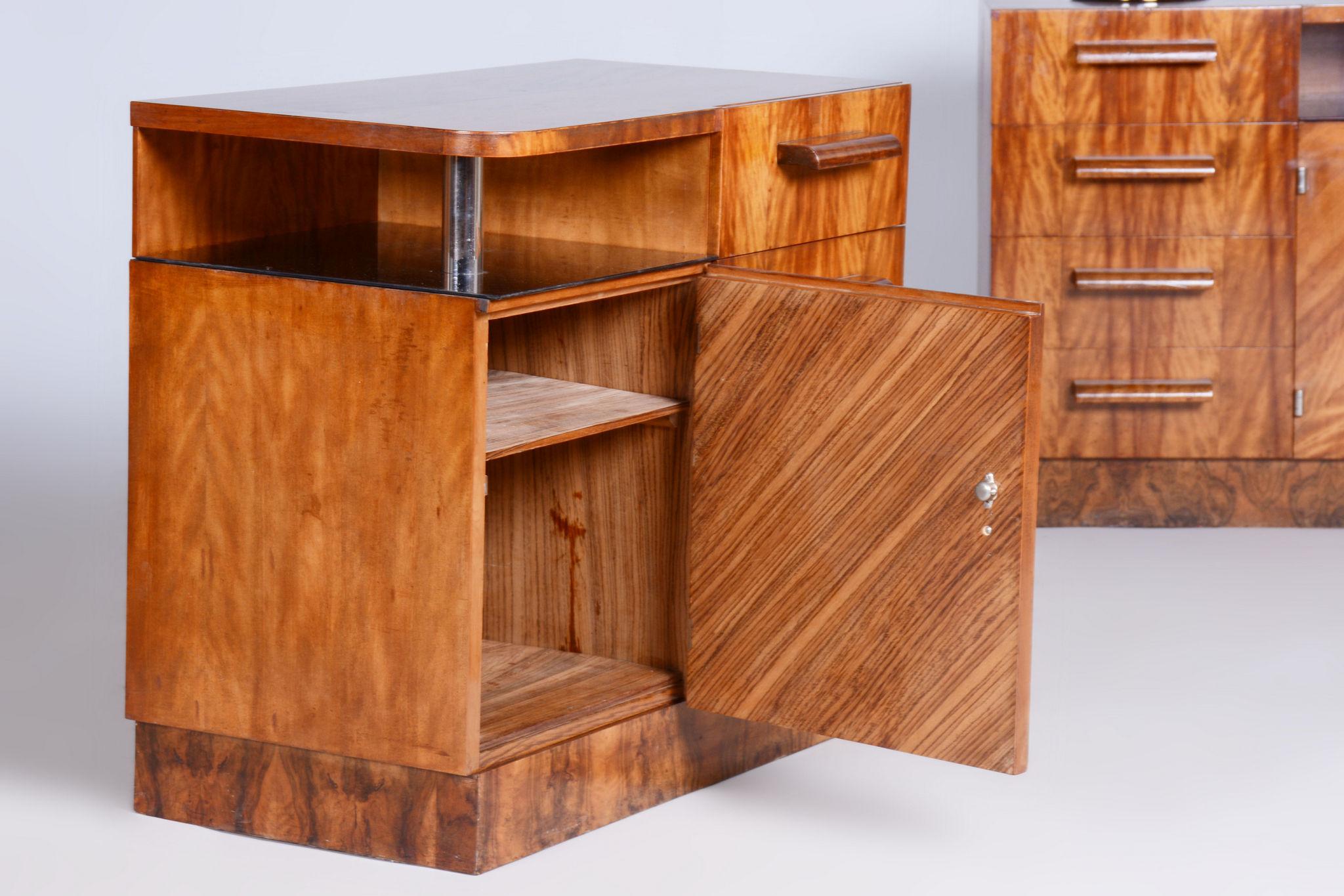 French Restored ArtDeco Pair of Chests of Drawers, Palisandr, France, 1930s For Sale
