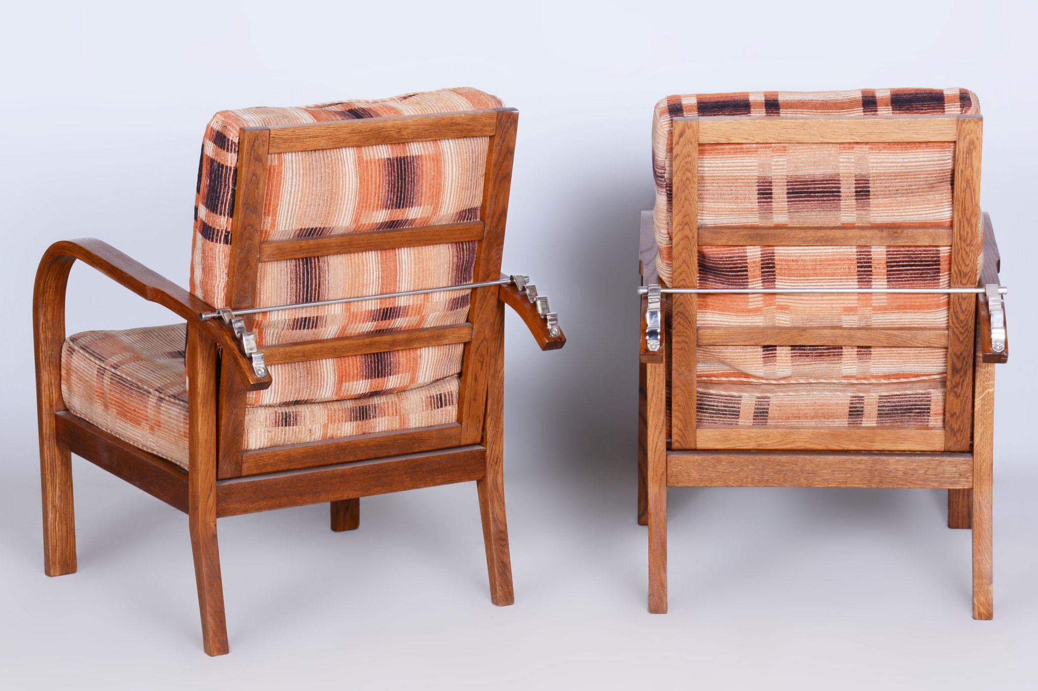 Mid-20th Century Restored ArtDeco Pair of Reclining Chairs, J. Halabala, Oak, Czechia, 1930s For Sale