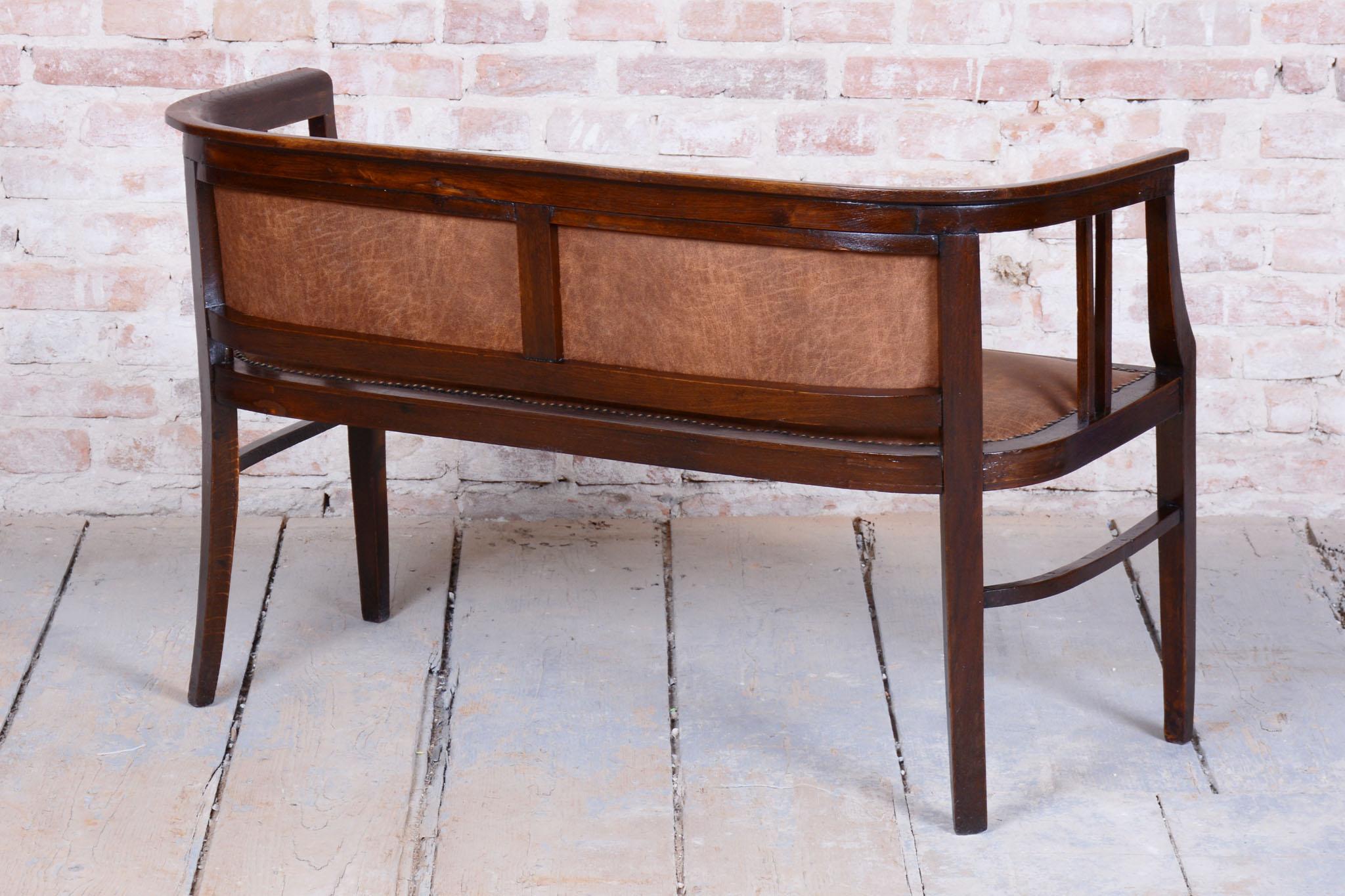Ensemble de sièges Art Déco restauré en hêtre, polonais revisité, retapissé, tchèque, années 1920 en vente 6