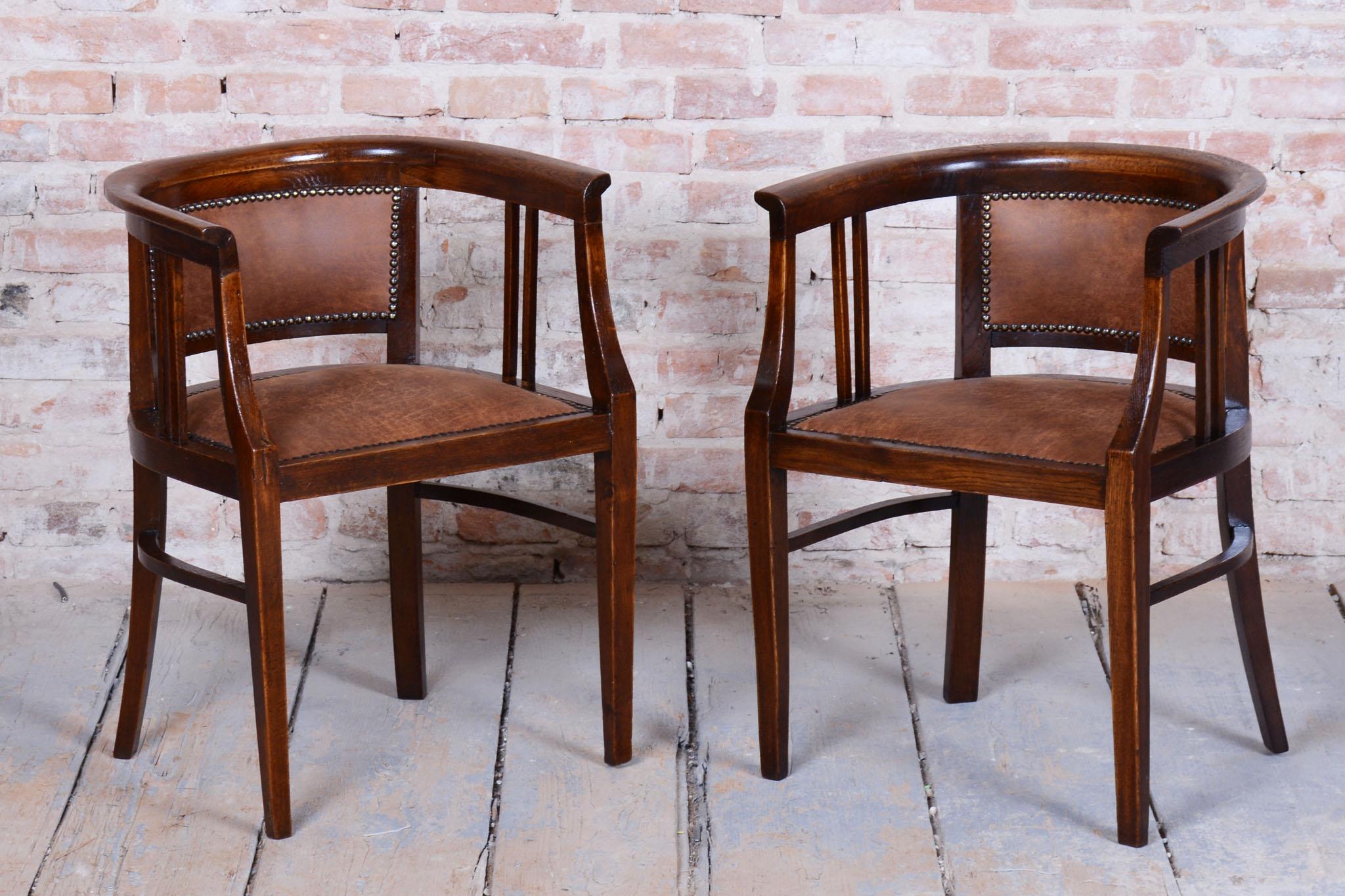 Ensemble de sièges Art Déco restauré en hêtre, polonais revisité, retapissé, tchèque, années 1920 en vente 7
