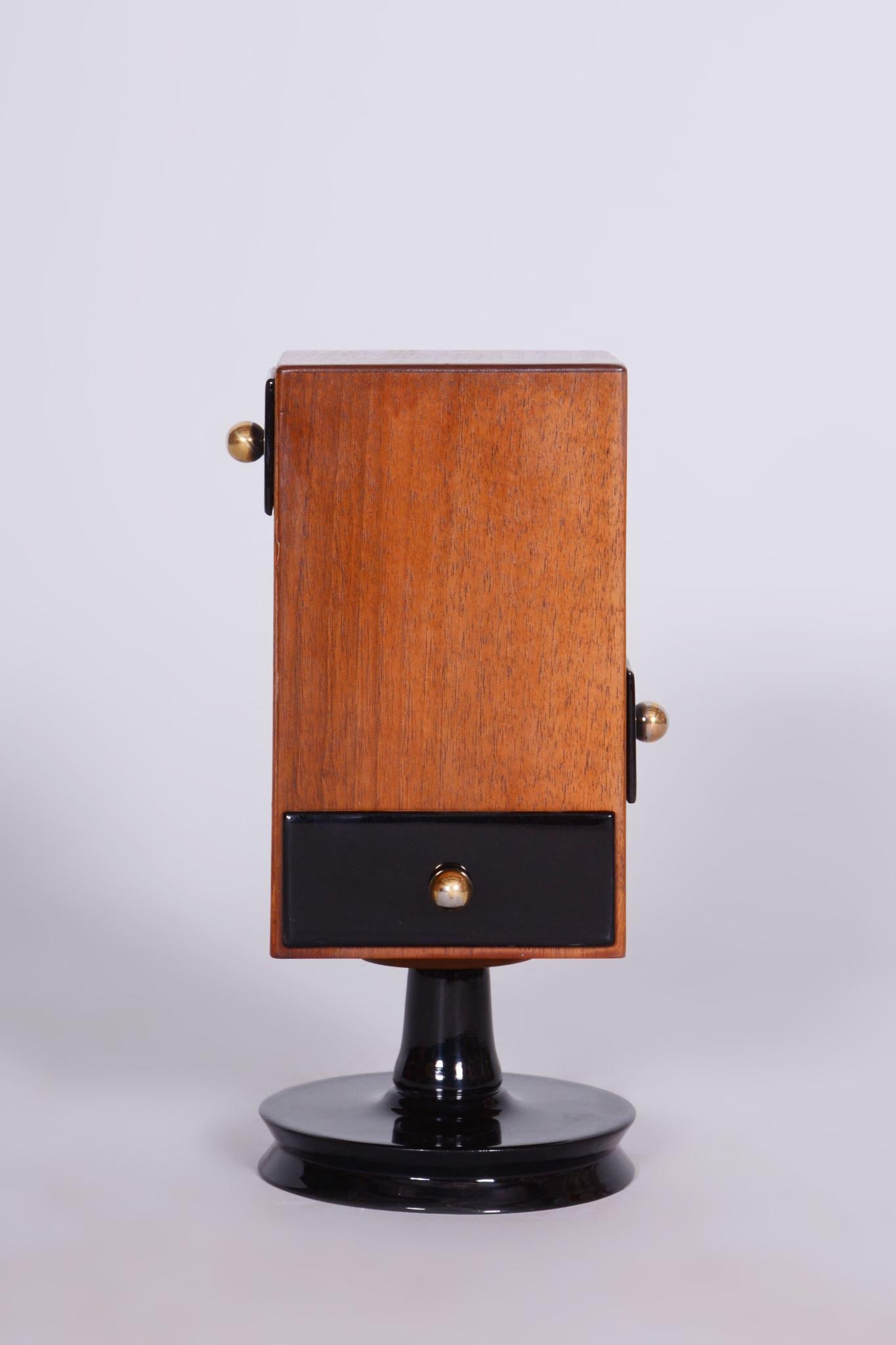 Restored Art Deco Walnut Jewelry Box, Rotating Watch Case, Czechia, 1930s In Good Condition For Sale In Horomerice, CZ