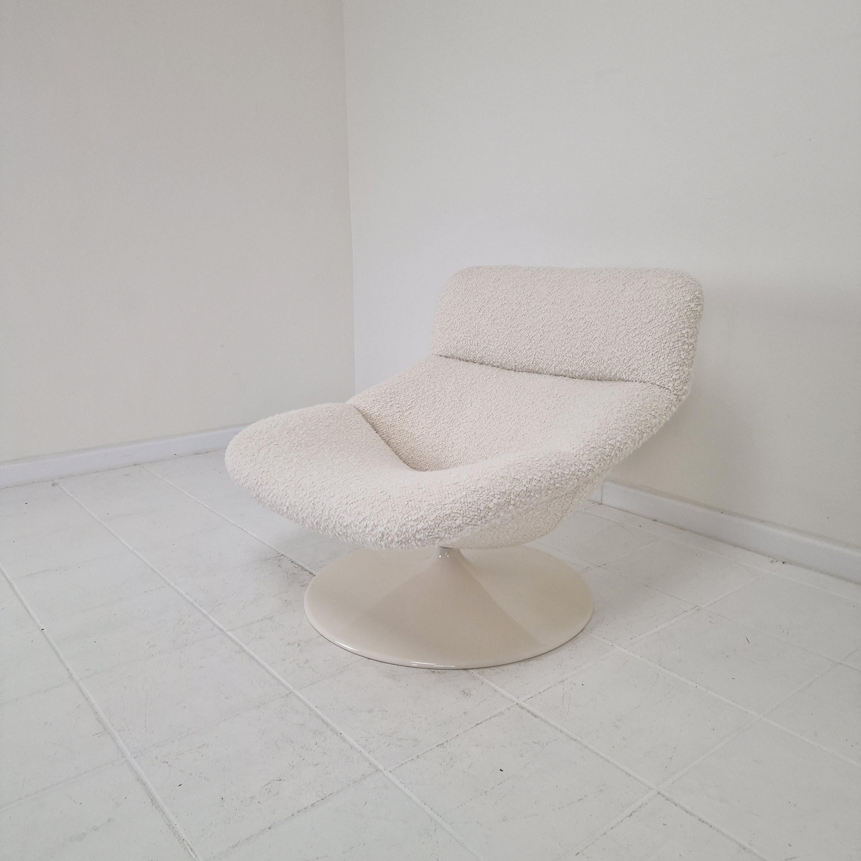 This iconic F518 lounge chair, designed by Geoffrey Harcourt for Artifort in the 1960s, is a true collector’s item that perfectly embodies mid-century modern elegance with contemporary comfort.

The chair has been expertly reupholstered in a