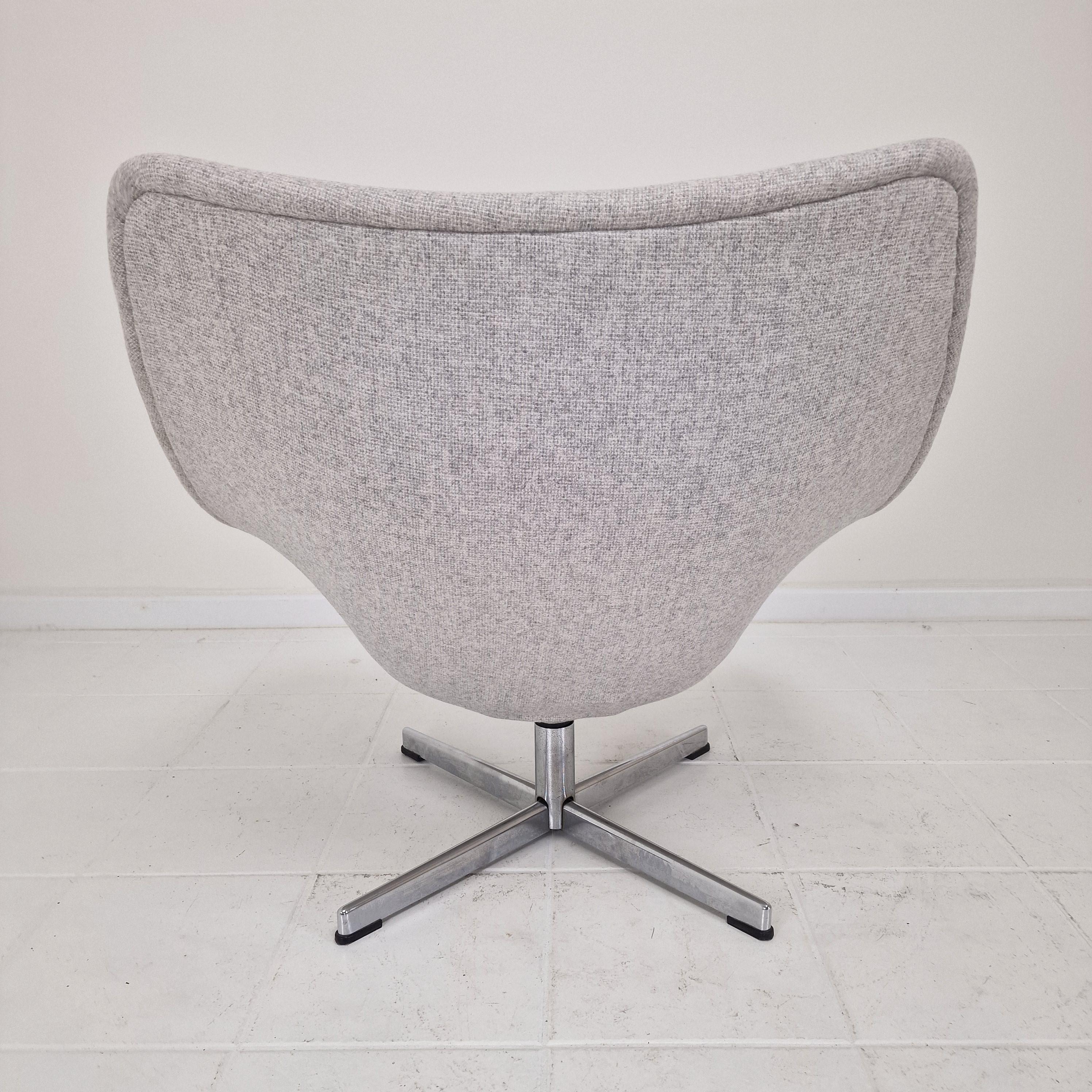 Sedia da salotto Artifort Oyster restaurata con base a croce di Pierre Paulin, anni '60 in vendita 2