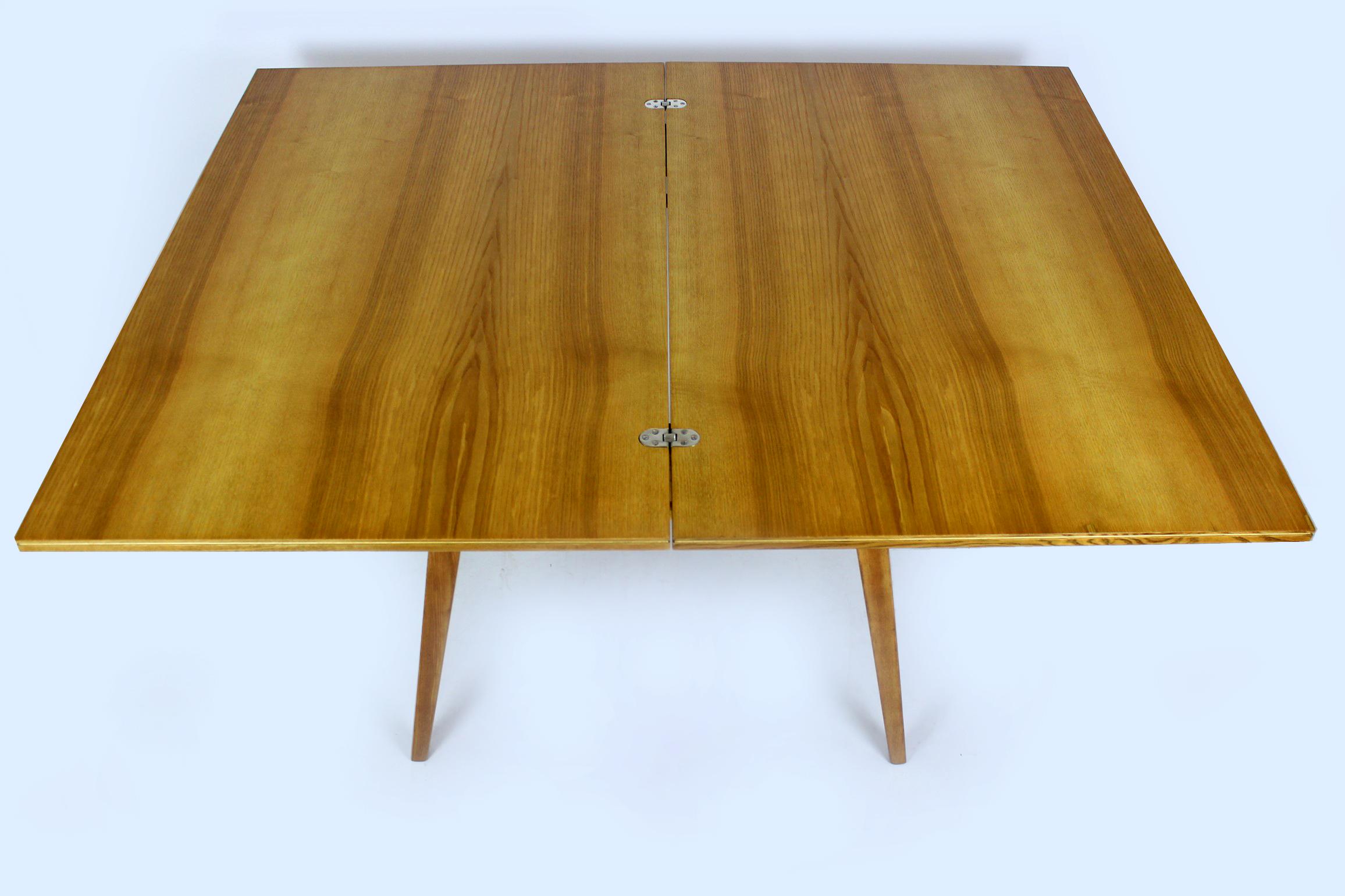 Restored Ash Veneered Extendable Table, 1960s For Sale 3