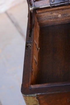 Cassapanca barocca restaurata, legno di noce, ottone, polacco restaurato, ceco, anni '30 del XIX secolo