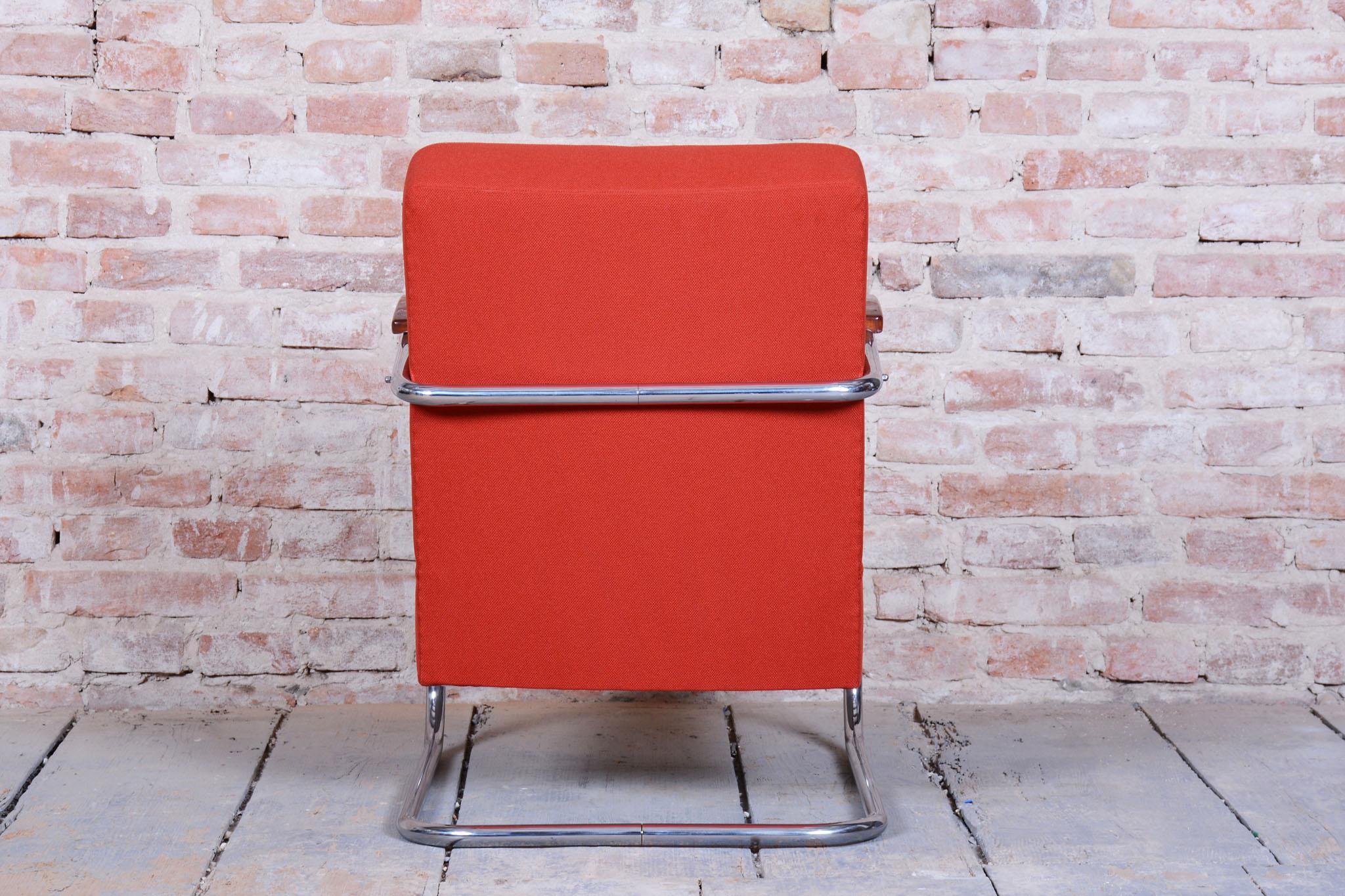 Fauteuil Bauhaus restauré, par Mücke & Melder, hêtre, chrome, tchèque, années 1930 en vente 5