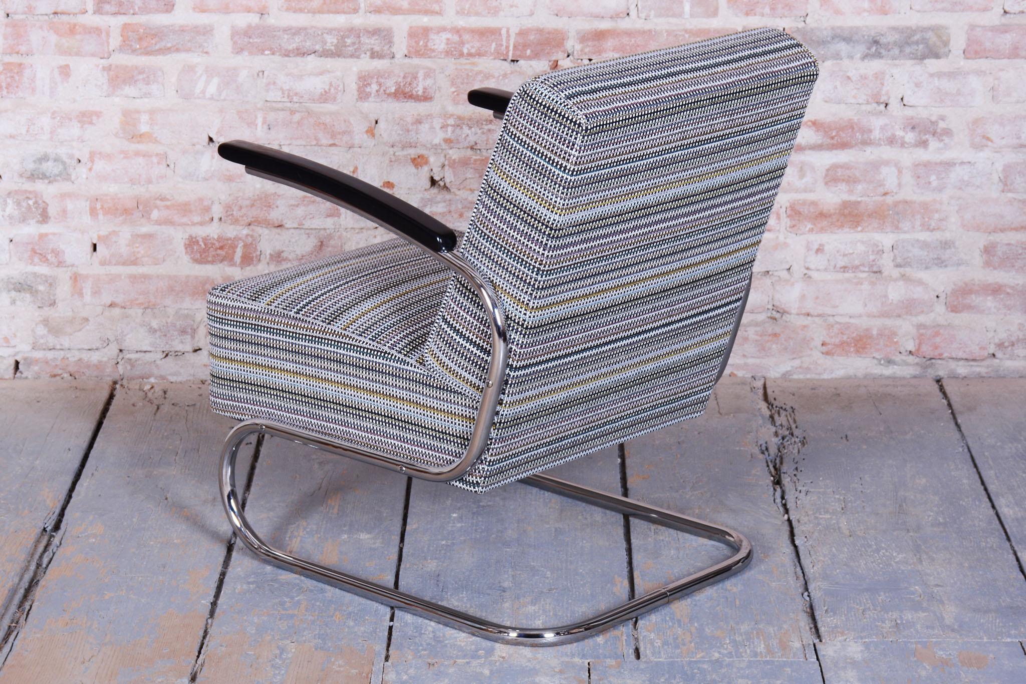 Restored Bauhaus Armchair, by Mücke - Melder, Chrome-Plated Steel, Czech, 1930s For Sale 2