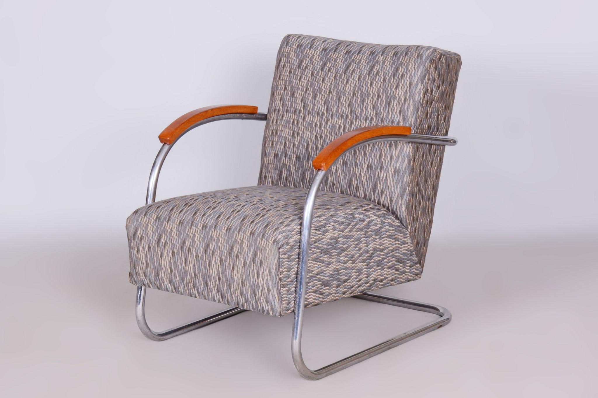 Restored Bauhaus Armchair by Mücke - Melder

Source: Czechia (Czehoslovakia)
Period: 1930-1939
Material: Upholstery, Chrome-Plated Steel, Beech

Made by Mücke Melder, an influential modernist furniture manufacturer that specialized in tubular steel