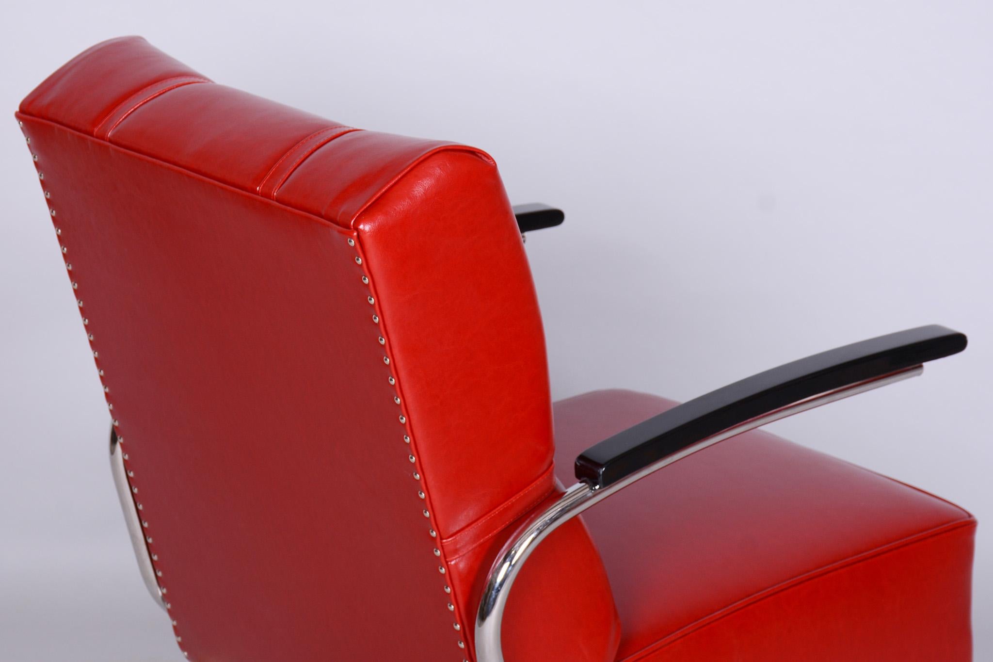 Steel Restored Bauhaus Armchair, by Vichr a Spol., Chrome, Leather, Germany, 1930s For Sale
