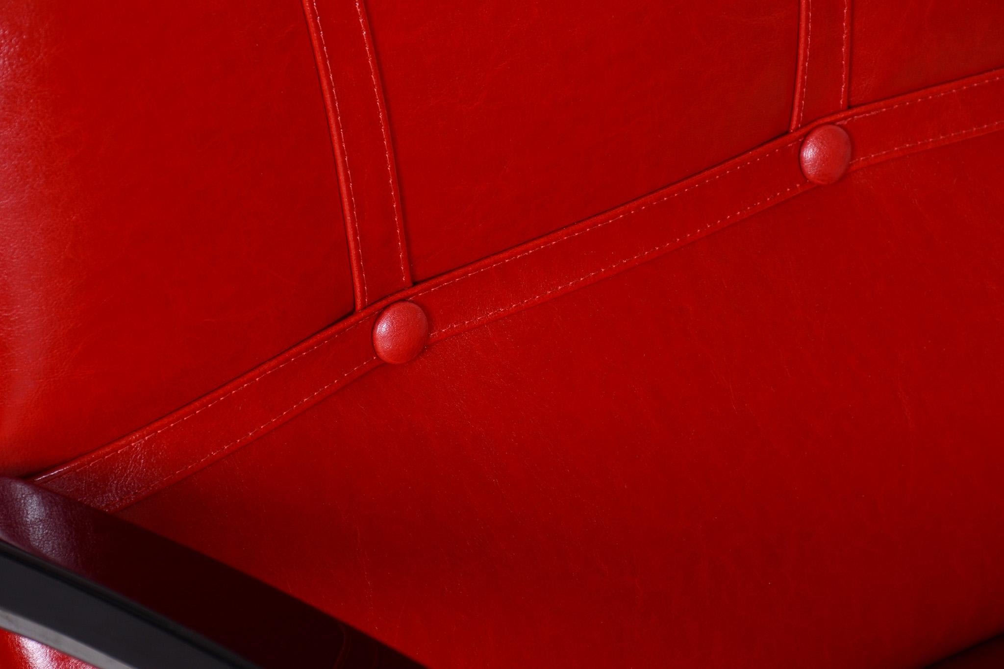 Restored Bauhaus Armchair, by Vichr a Spol., Chrome, Leather, Germany, 1930s For Sale 2