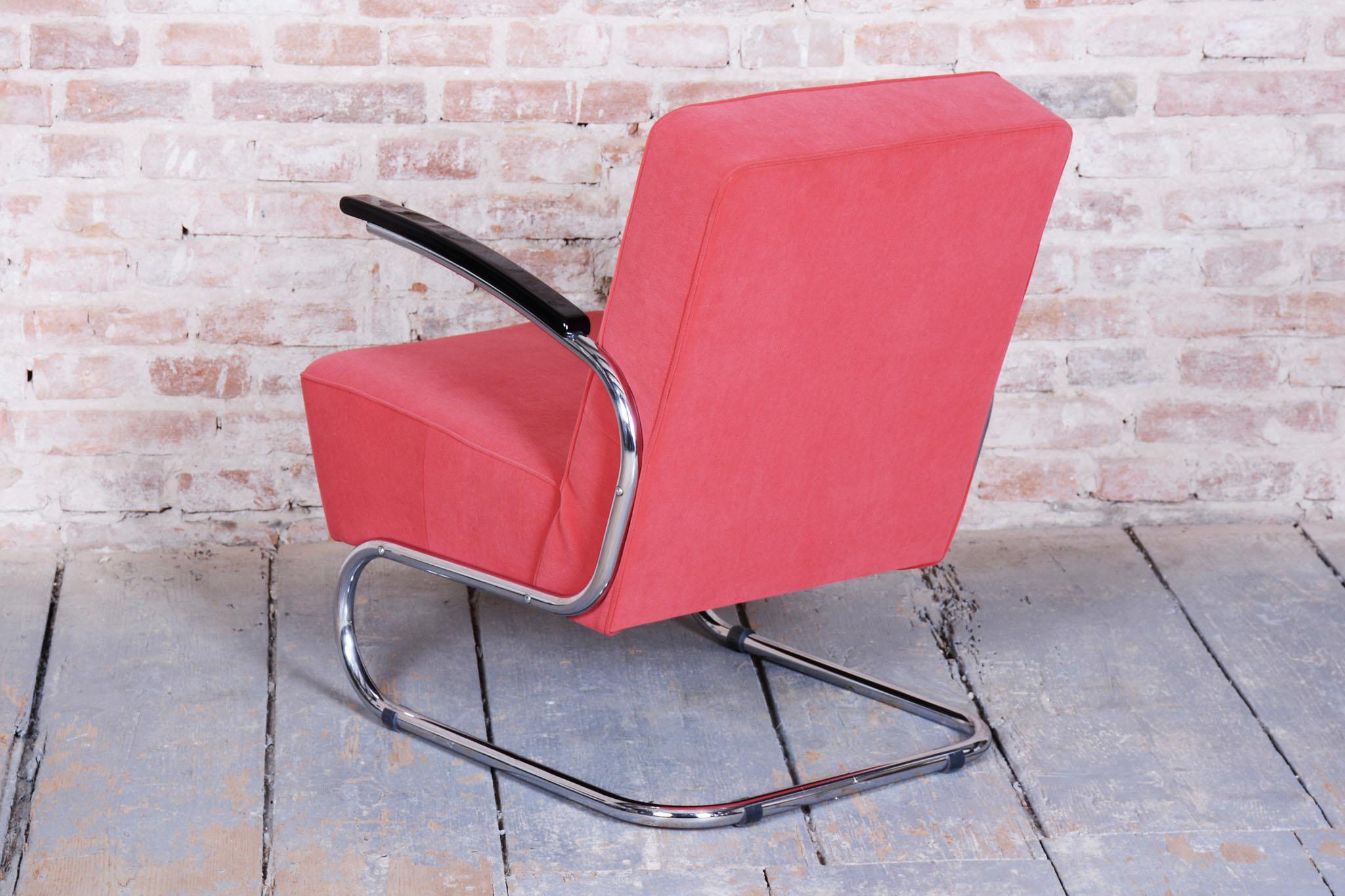 Steel Restored Bauhaus Armchair, by W. Gispen, Mücke-Melder, Chrome, Czech, 1930s For Sale