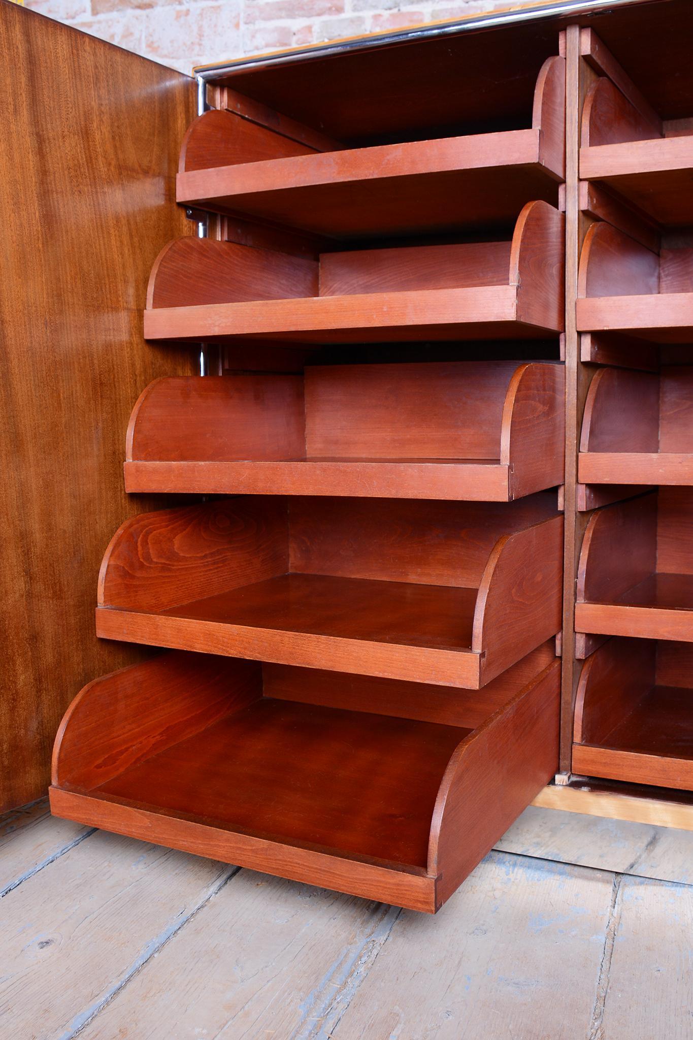 Restaurierter Bauhaus-Schrank, von H.J.Hagemann, Mücke-Melder, Tschechien, 1930er Jahre im Angebot 7