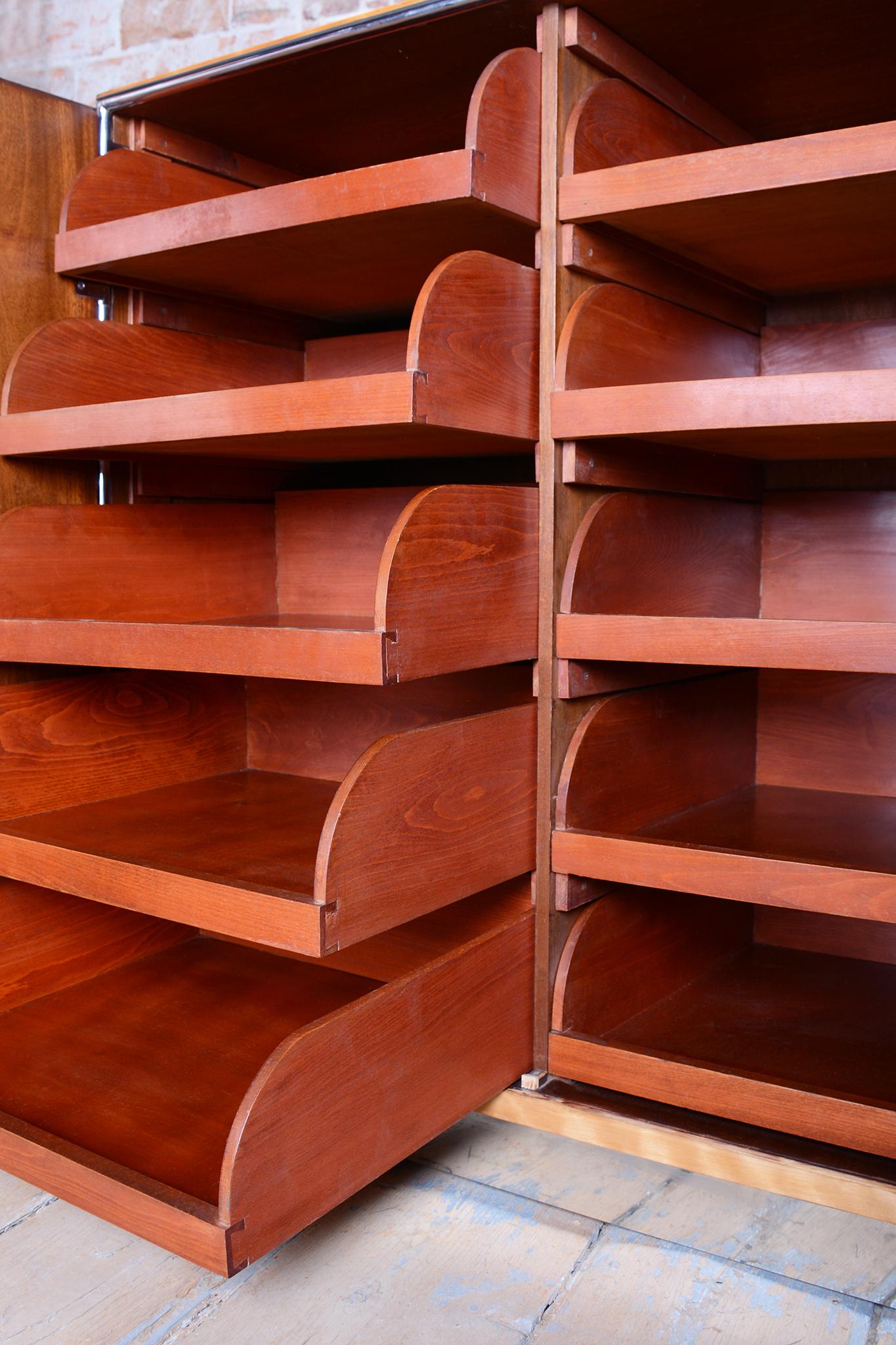 Restaurierter Bauhaus-Schrank, von H.J.Hagemann, Mücke-Melder, Tschechien, 1930er Jahre im Angebot 8