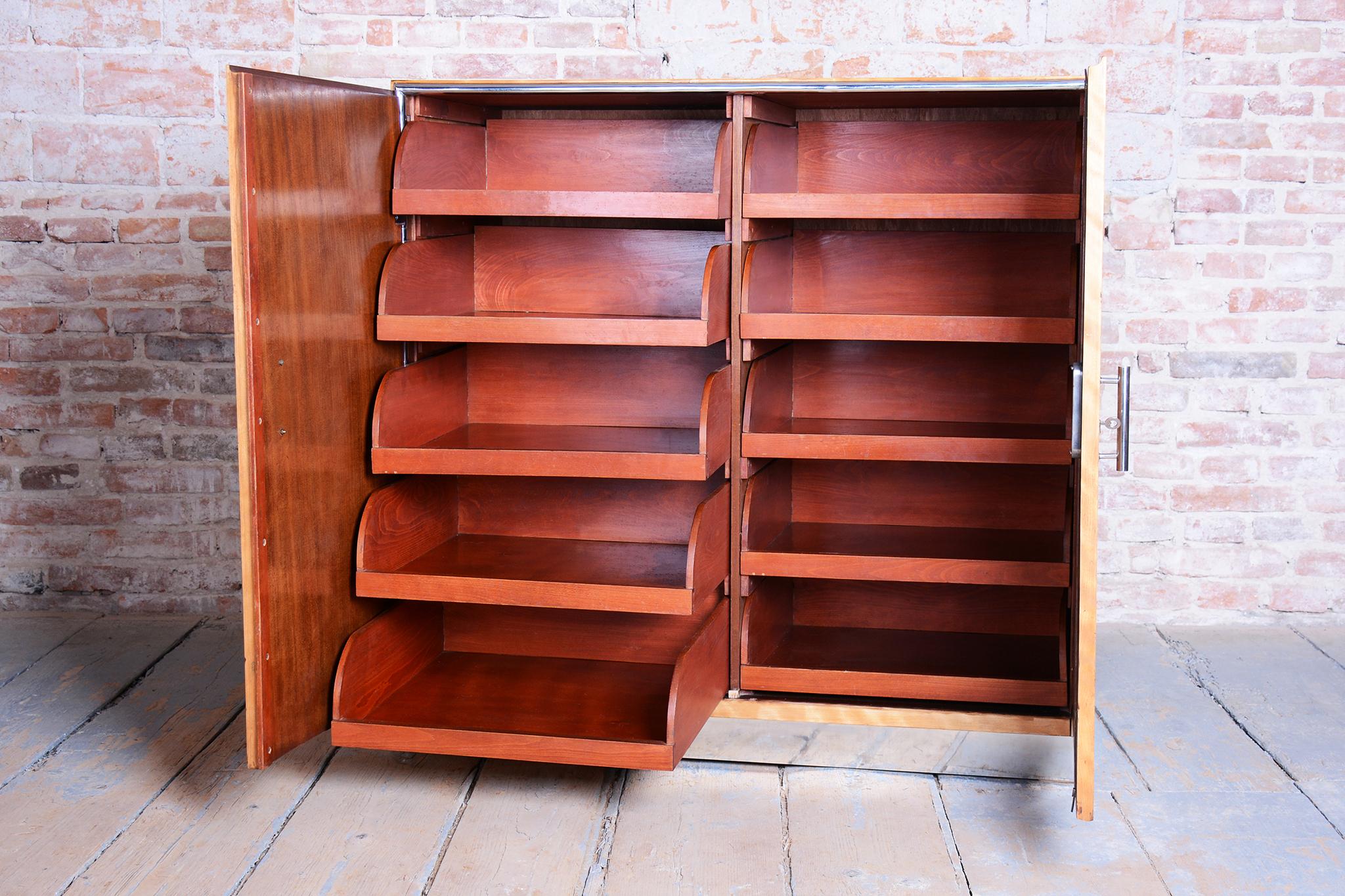 Restaurierter Bauhaus-Schrank, von H.J.Hagemann, Mücke-Melder, Tschechien, 1930er Jahre im Angebot 9