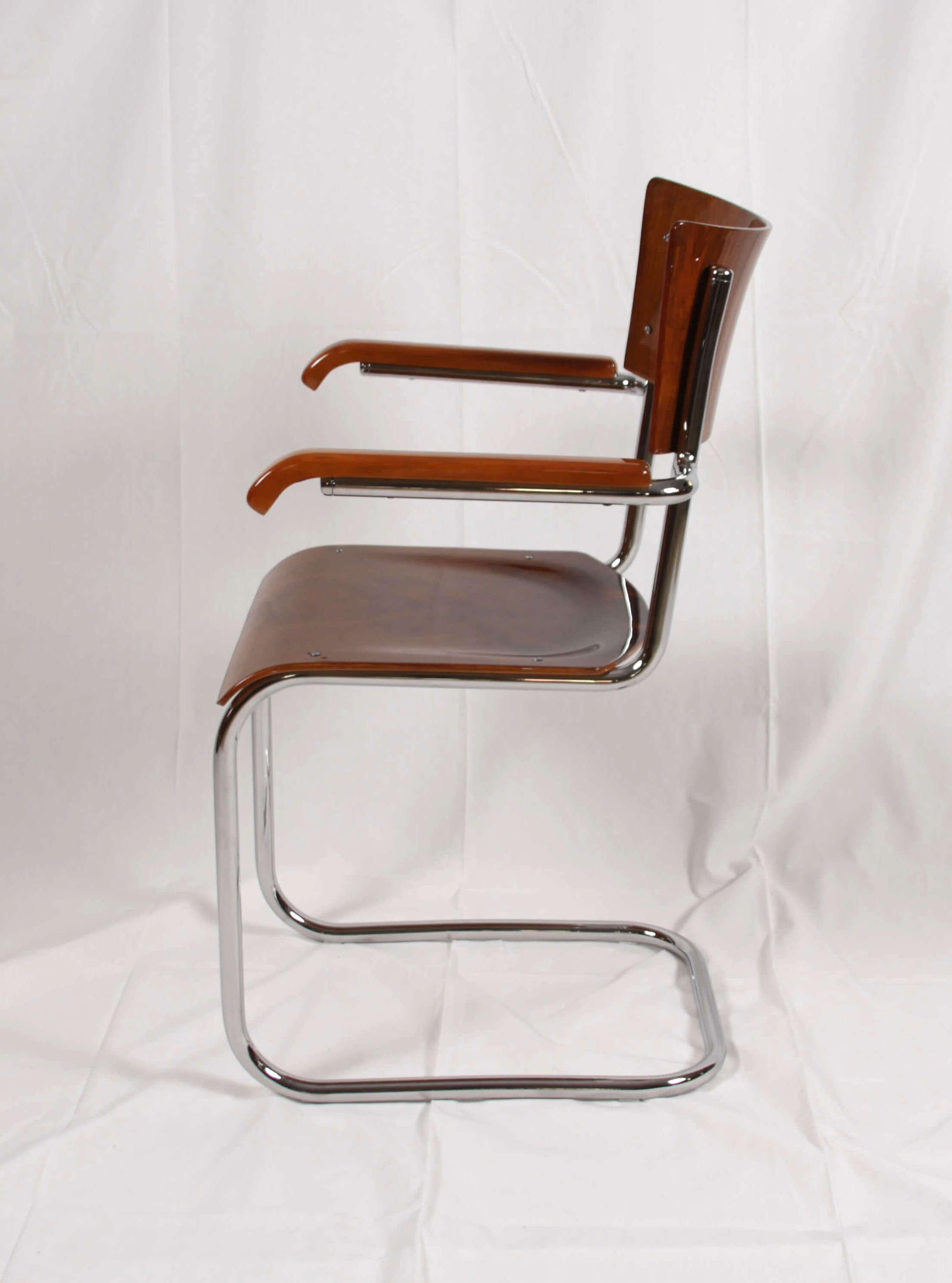 Mid-20th Century Restored Bauhaus Cantilever Seating Group, Walnut and Chrome, Czech, circa 1930