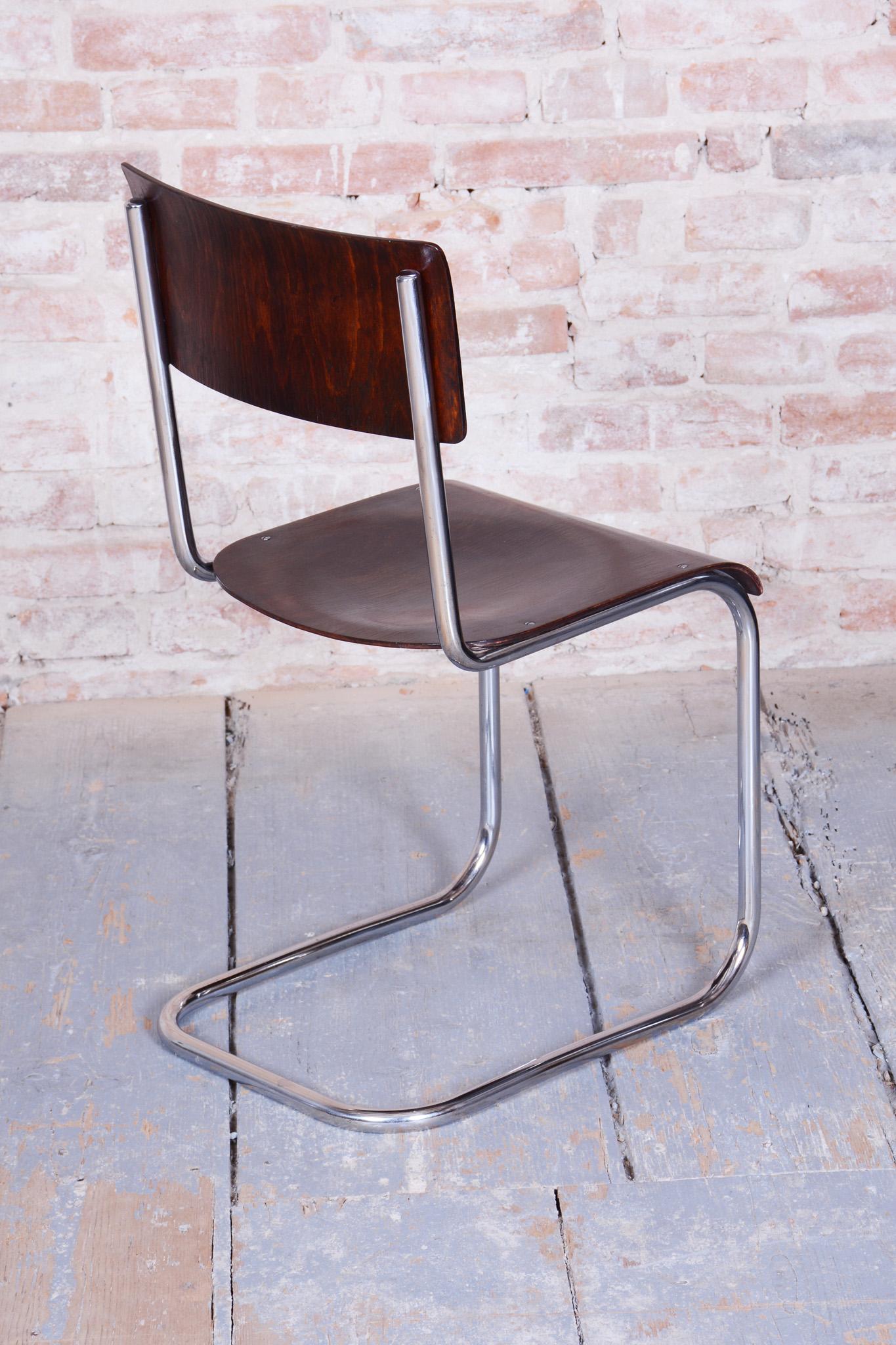 Chrome Chaise Bauhaus restaurée de Mart Stam pour R. Slezak, en hêtre, chrome, tchèque, années 1920 en vente
