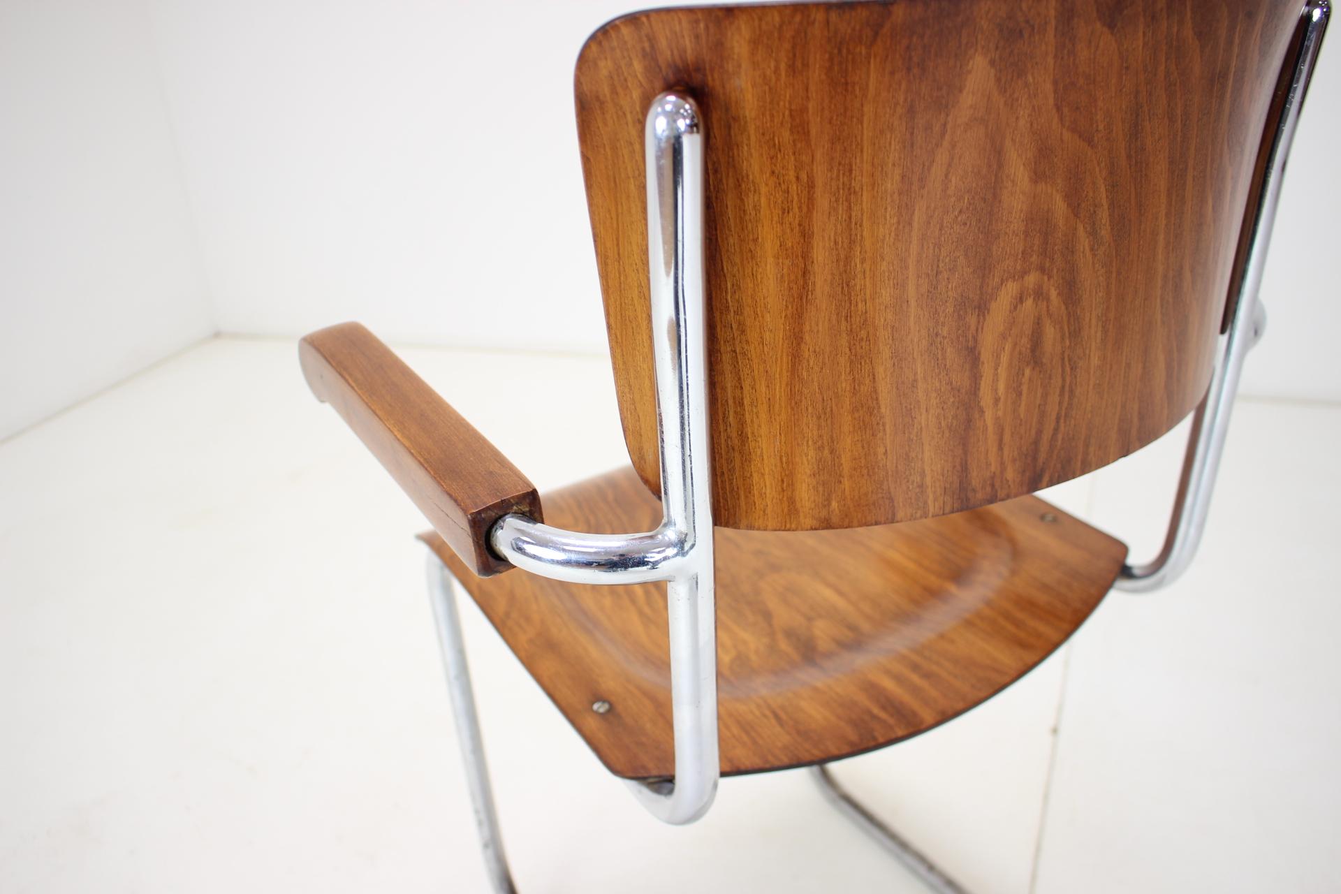 Restored Bauhaus Chrome Chair by Rudolf Vichr Prag, 1930s For Sale 2