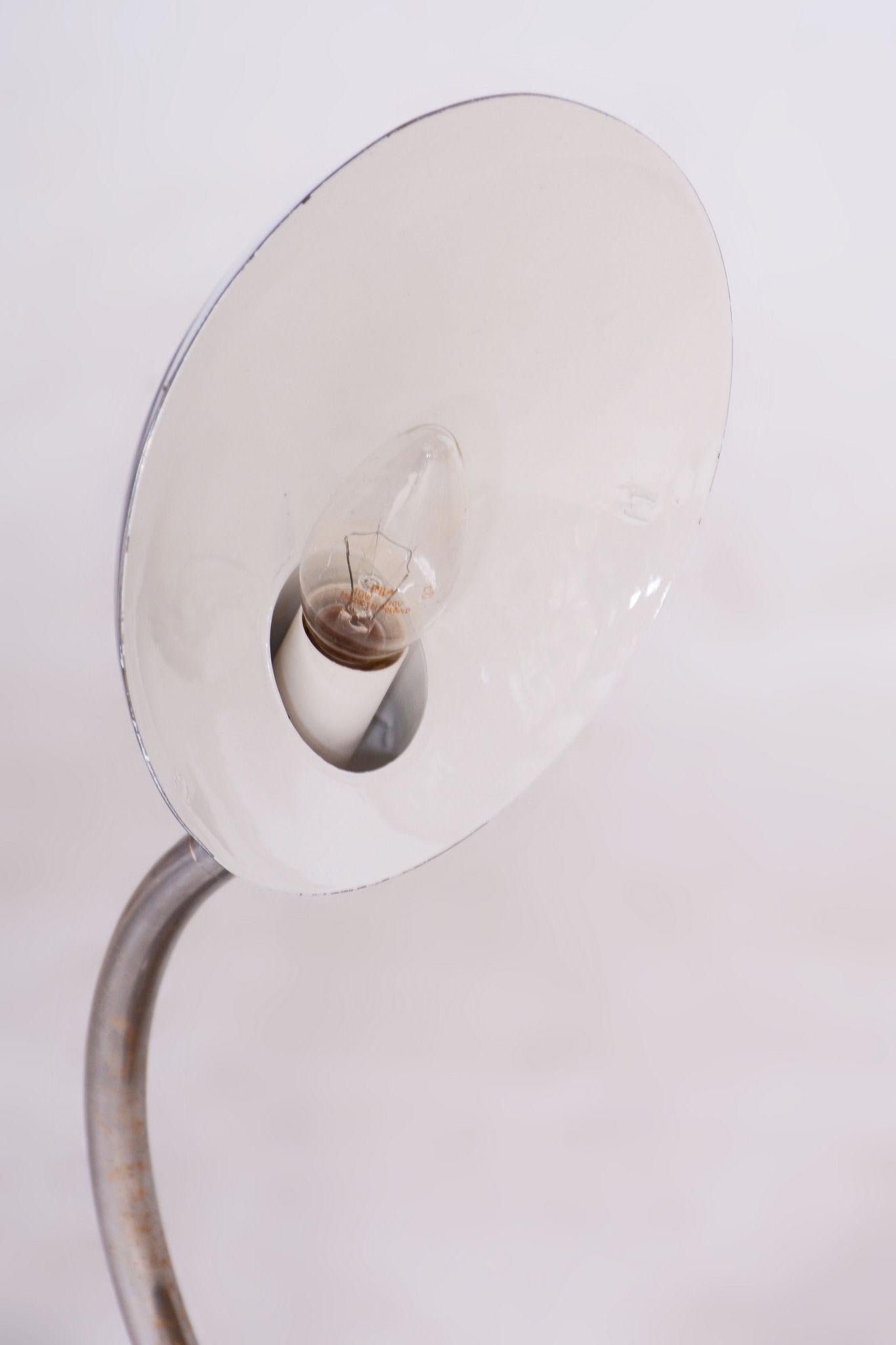 Lámpara de mesa cromada Bauhaus restaurada, F. Anyz, Nueva Electrificación, Chequia, años 20 en Bueno estado para la venta en Brandys nad Labem, Středočeský kraj