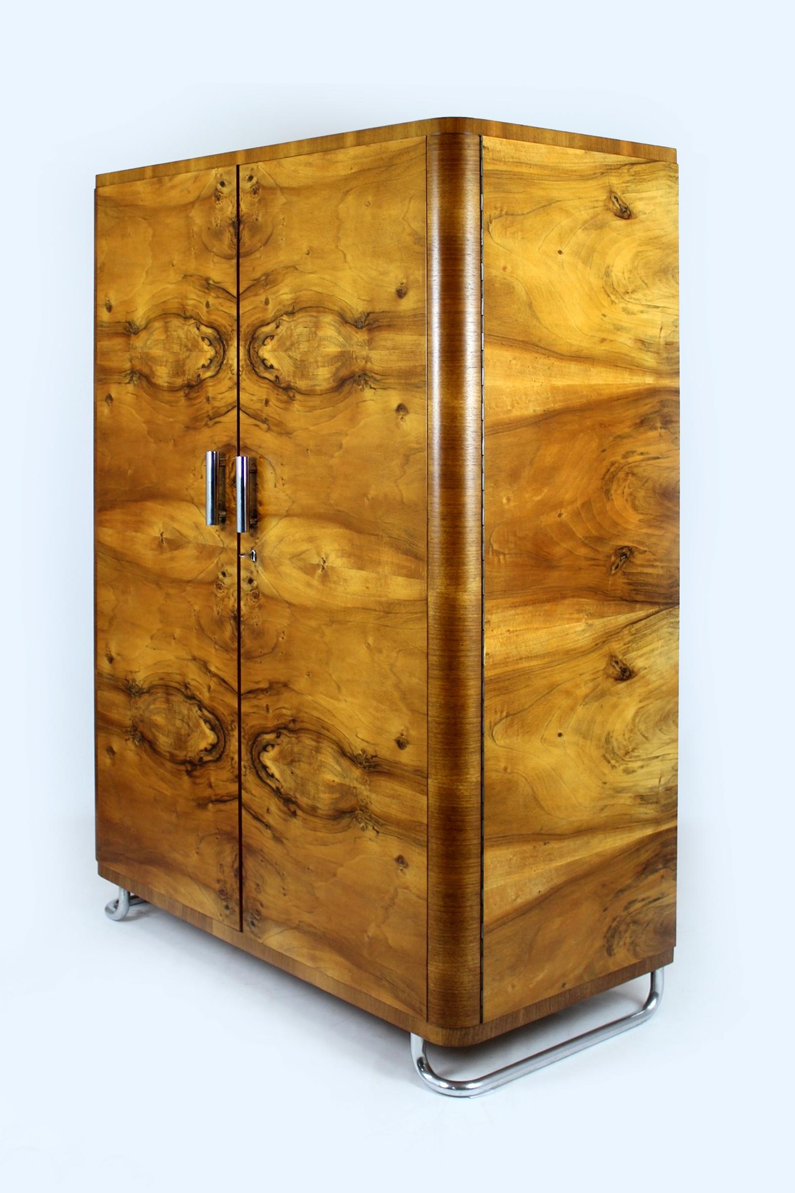 Restaurierter Bauhaus-Kleiderschrank aus verchromtem Stahlrohr von Hynek Gottwald, 1930er Jahre im Angebot 11