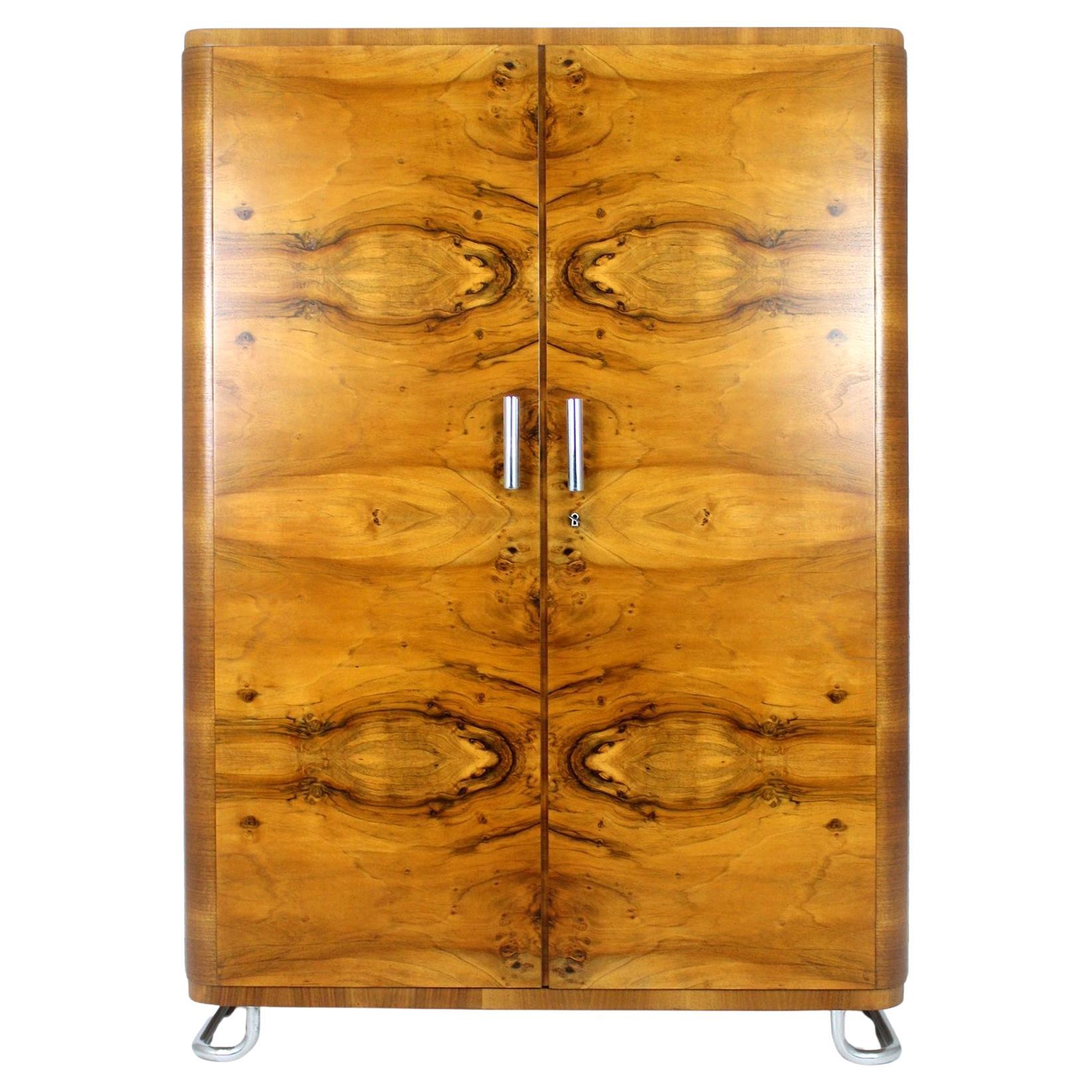 Restaurierter Bauhaus-Kleiderschrank aus verchromtem Stahlrohr von Hynek Gottwald, 1930er Jahre im Angebot