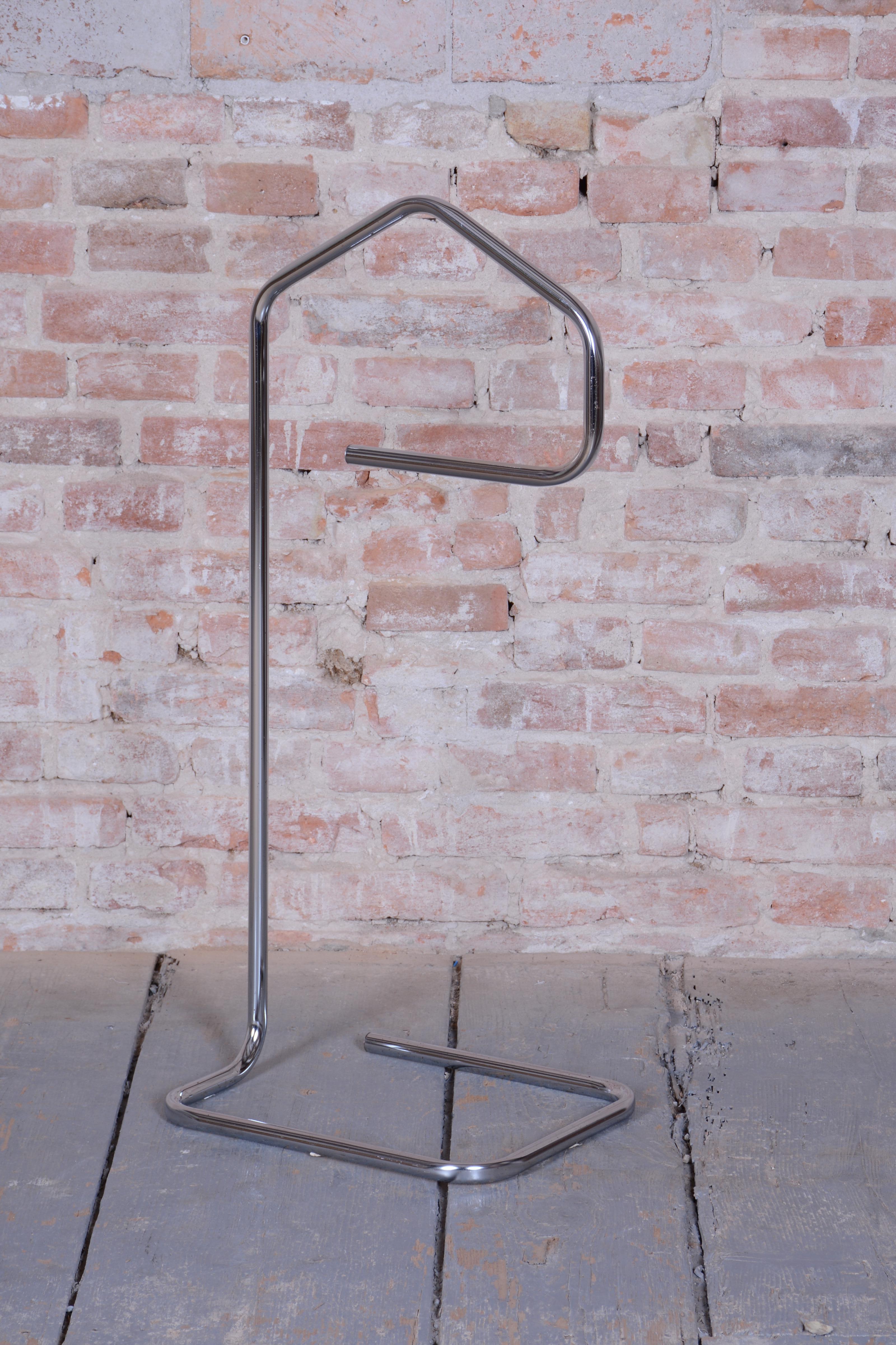 Restored Bauhaus Clothes Valet, Chrome-Plated Steel, Czech, 1930s For Sale 1
