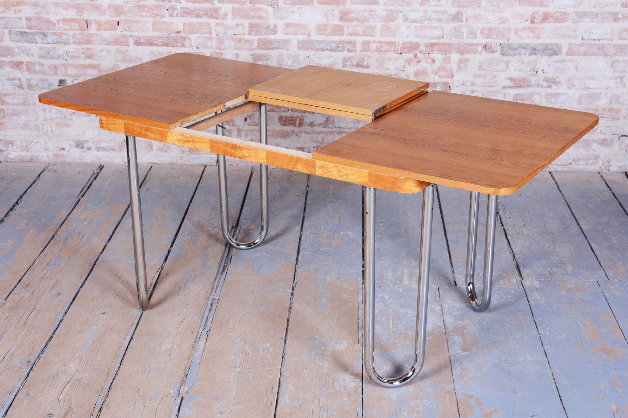 Tavolo da pranzo Bauhaus restaurato, di J. Halabala, Up & Up Zavody, Oak, Repubblica Ceca, anni '30 in vendita 10
