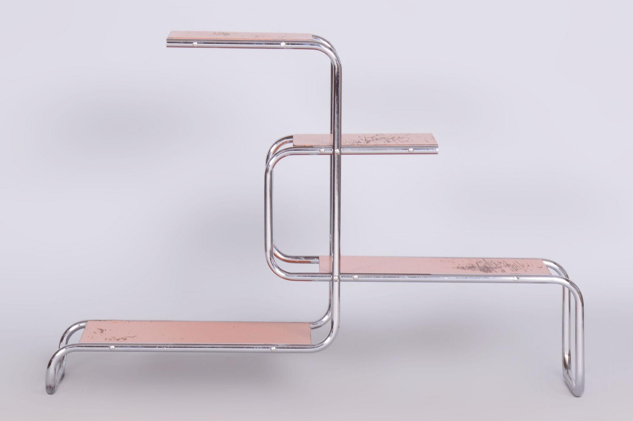 Restored Bauhaus Étagère, Chrome-Plated Steel, Lacquered Wood, Czechia, 1930s In Good Condition For Sale In Horomerice, CZ