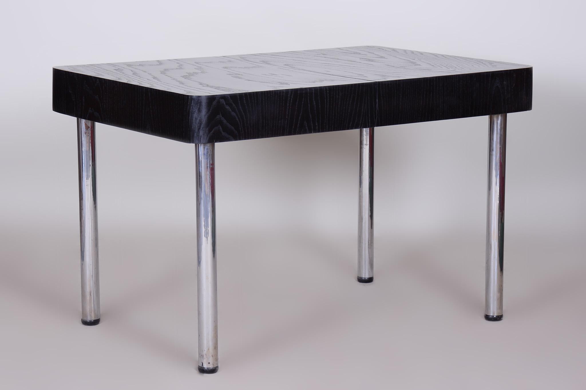 Mid-20th Century Restored Bauhaus Extendable Dining Table, Oak Veneer, Czechia, 1930s For Sale