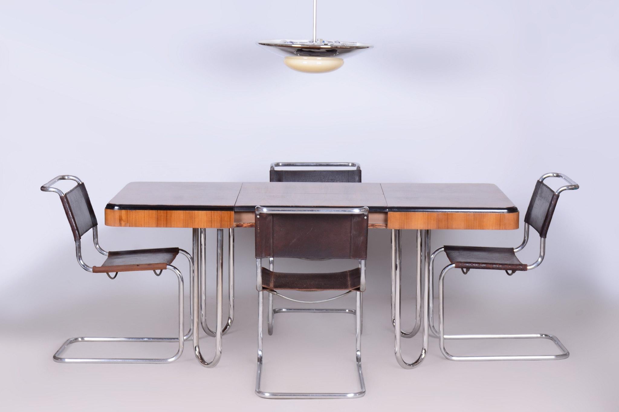 Restored Bauhaus Extendable Dining Table, Walnut Veneer, Chrome, Czech, 1930s In Good Condition In Brandys nad Labem, Středočeský kraj