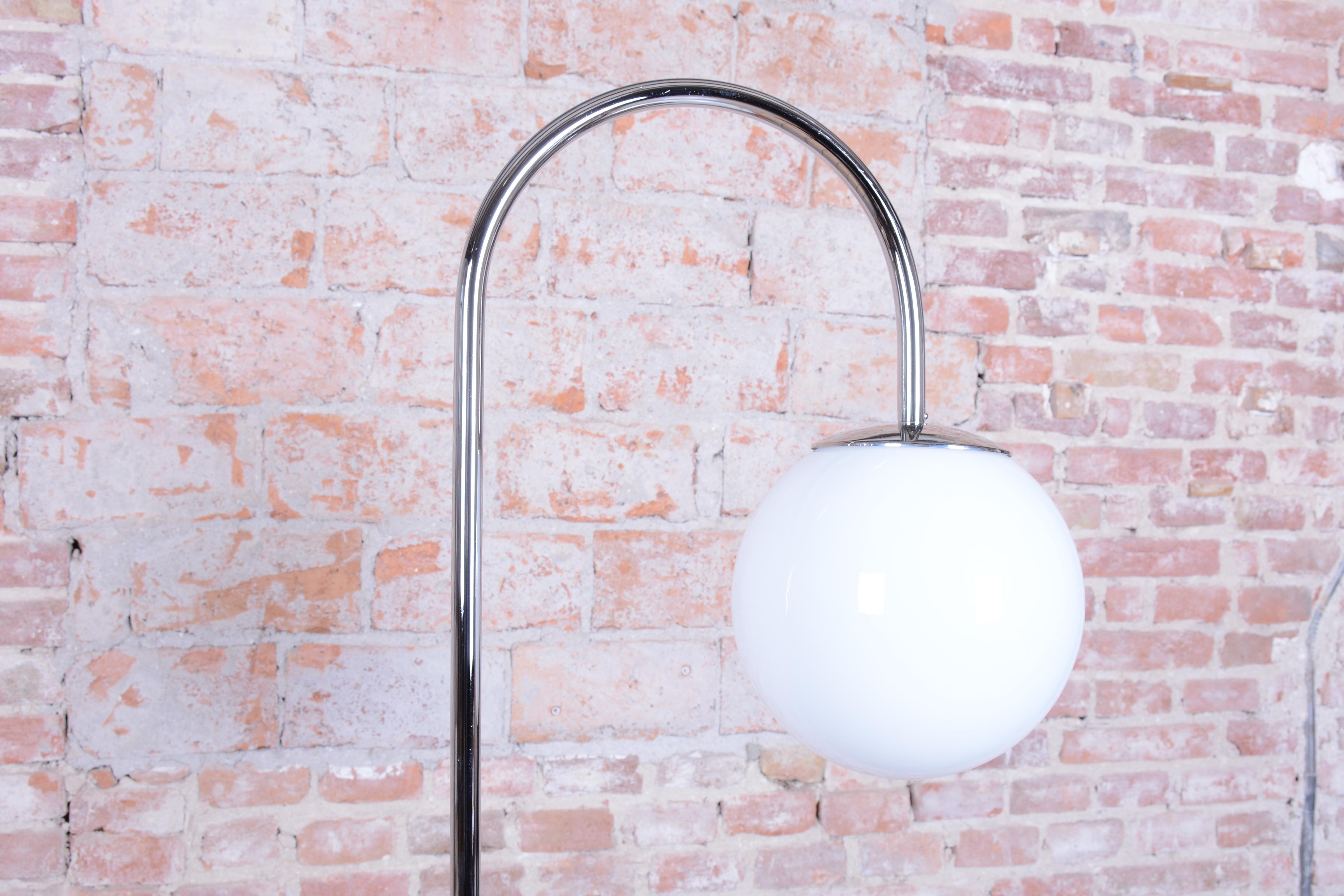 Restored Bauhaus Floor Lamp, by Robert Slezak, Oak, Chrome, Glass, Czech, 1930s For Sale 7
