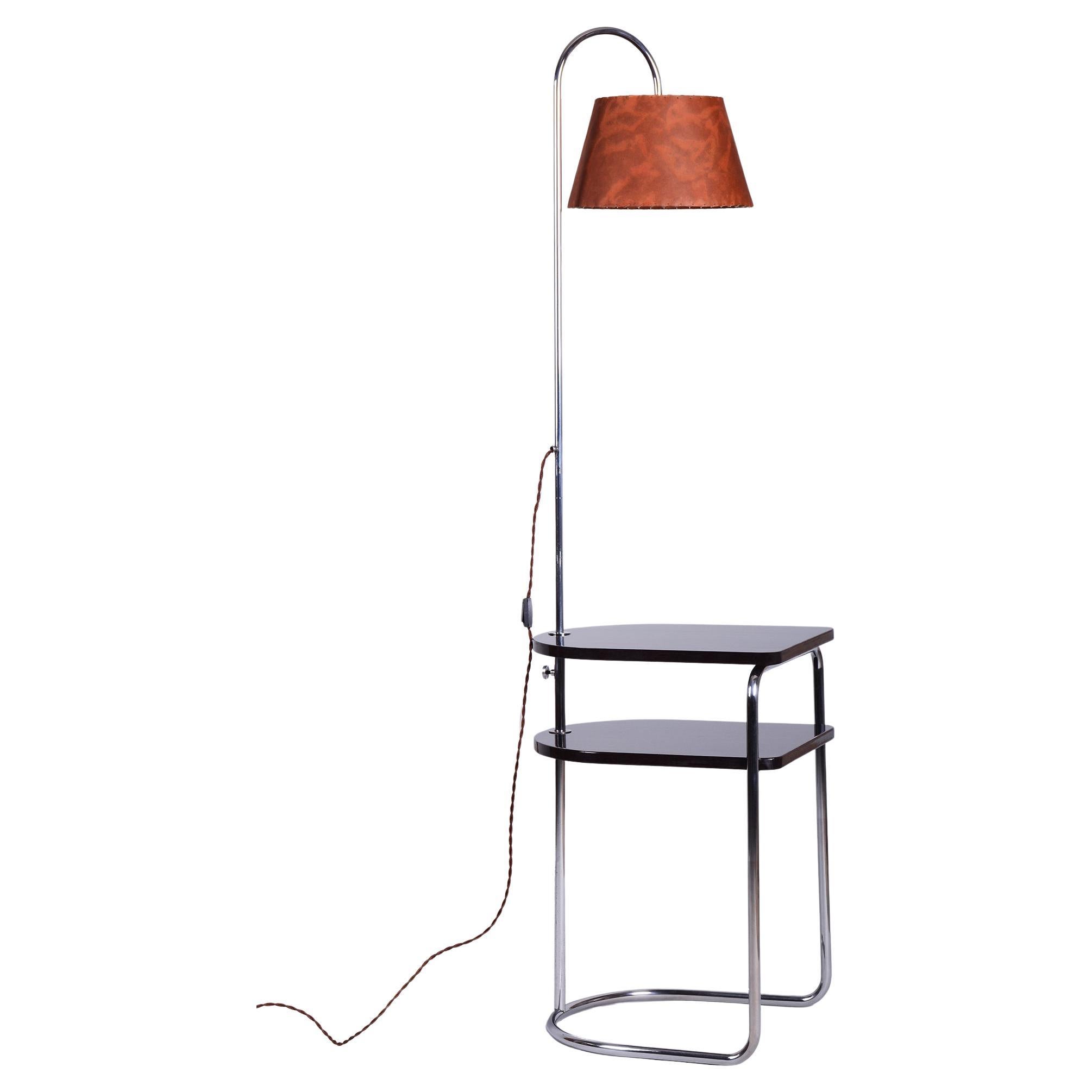 Lámpara de pie Bauhaus restaurada, de Thonet, cromada, roble, cromada, checa, años 30 en venta