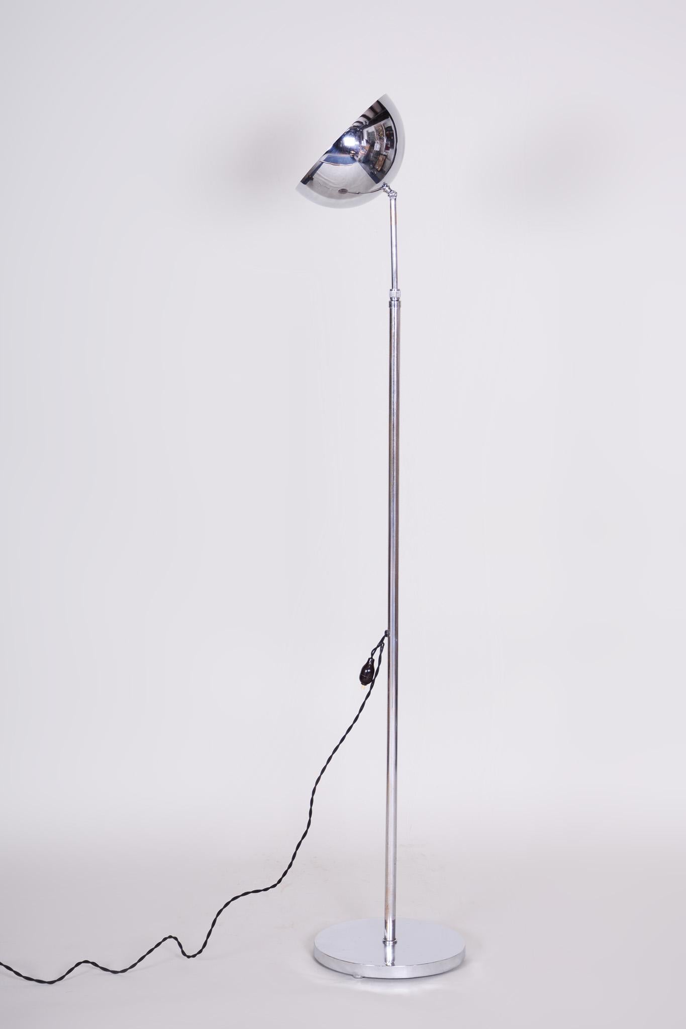 Restored Bauhaus Floor Lamp Made in the 1930s, Made Out of Chrome Plated Steel For Sale 7