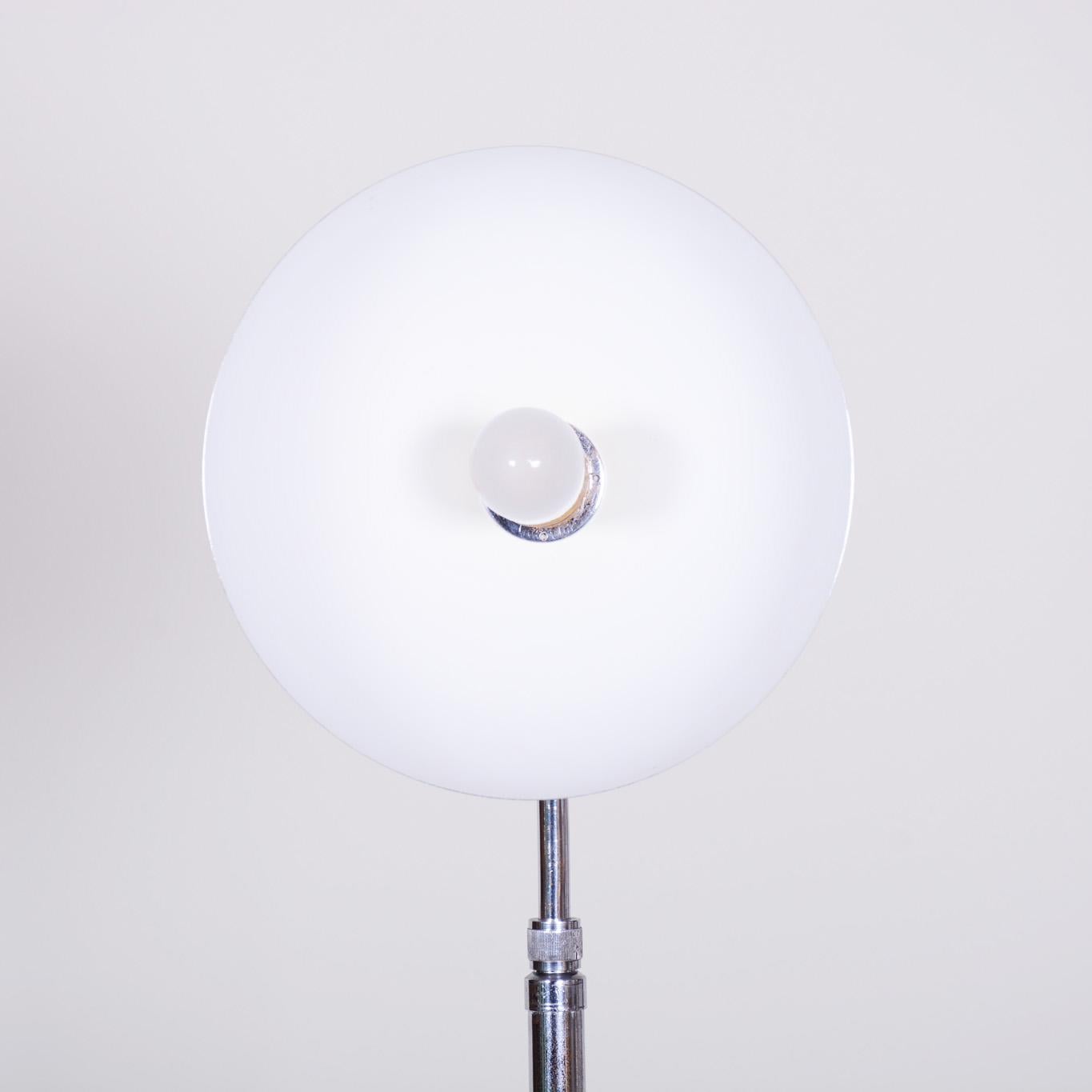 Restored Bauhaus Floor Lamp Made in the 1930s, Made Out of Chrome Plated Steel For Sale 3