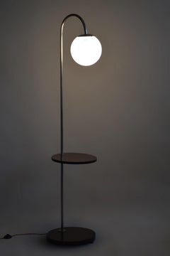 Restaurierte Bauhaus-Stehleuchte, neu elektrifiziert, Buche, Chrom, Tschechien, 1930er Jahre