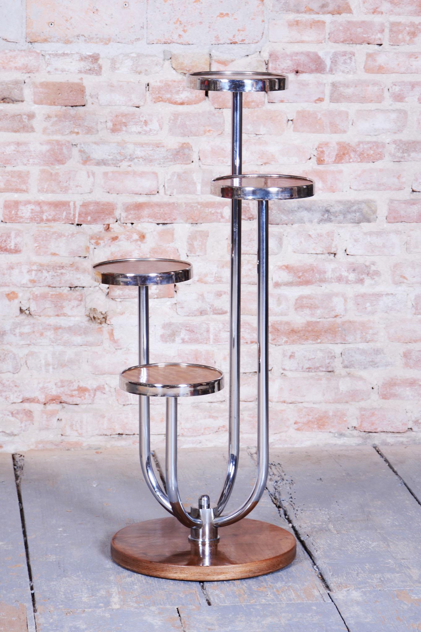 Tchèque Stand de fleurs Bauhaus restauré, par J. Halabala pour UP Závody, République tchèque, années 1930 en vente