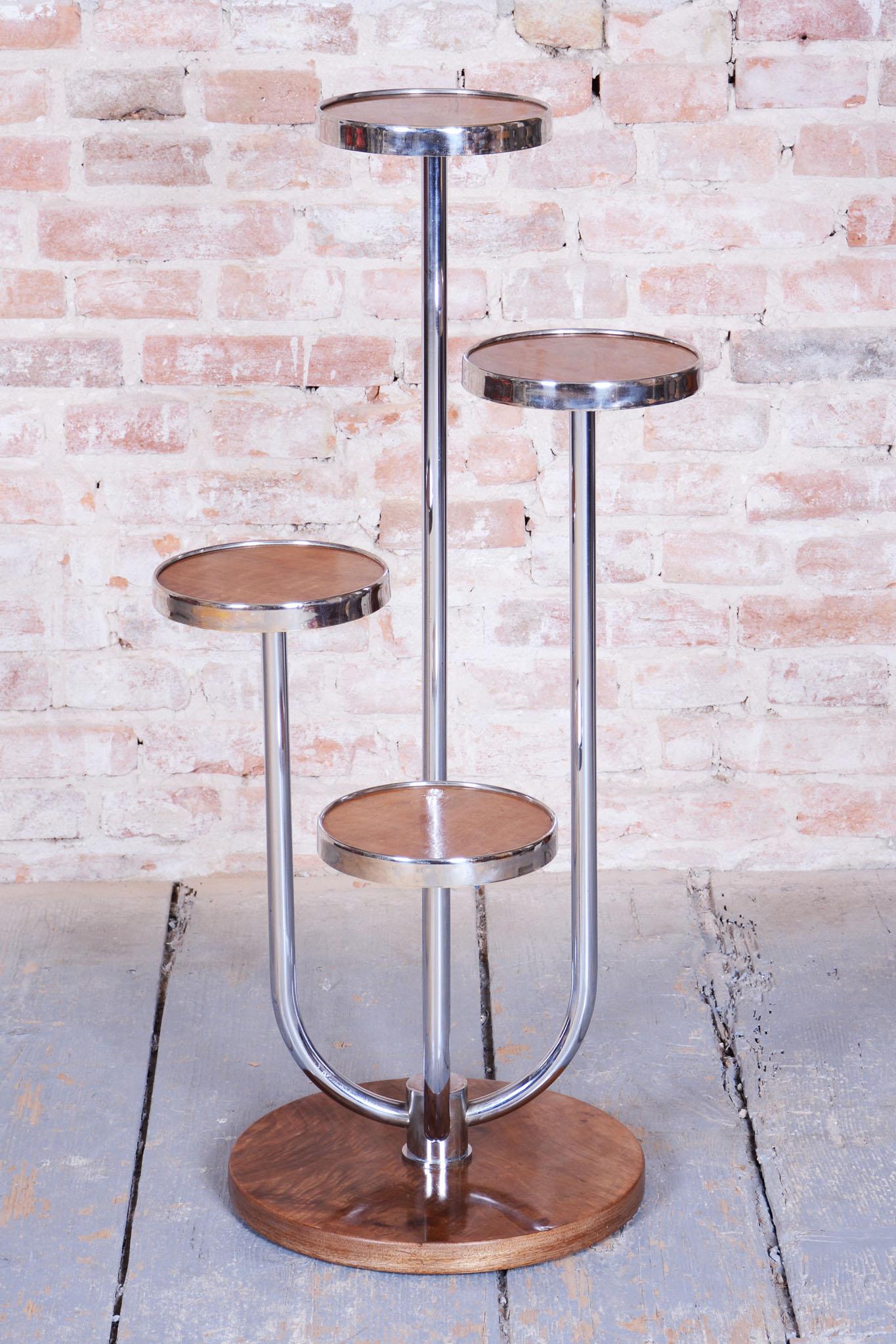 Stand de fleurs Bauhaus restauré, par J. Halabala pour UP Závody, République tchèque, années 1930 Bon état - En vente à Brandys nad Labem, Středočeský kraj