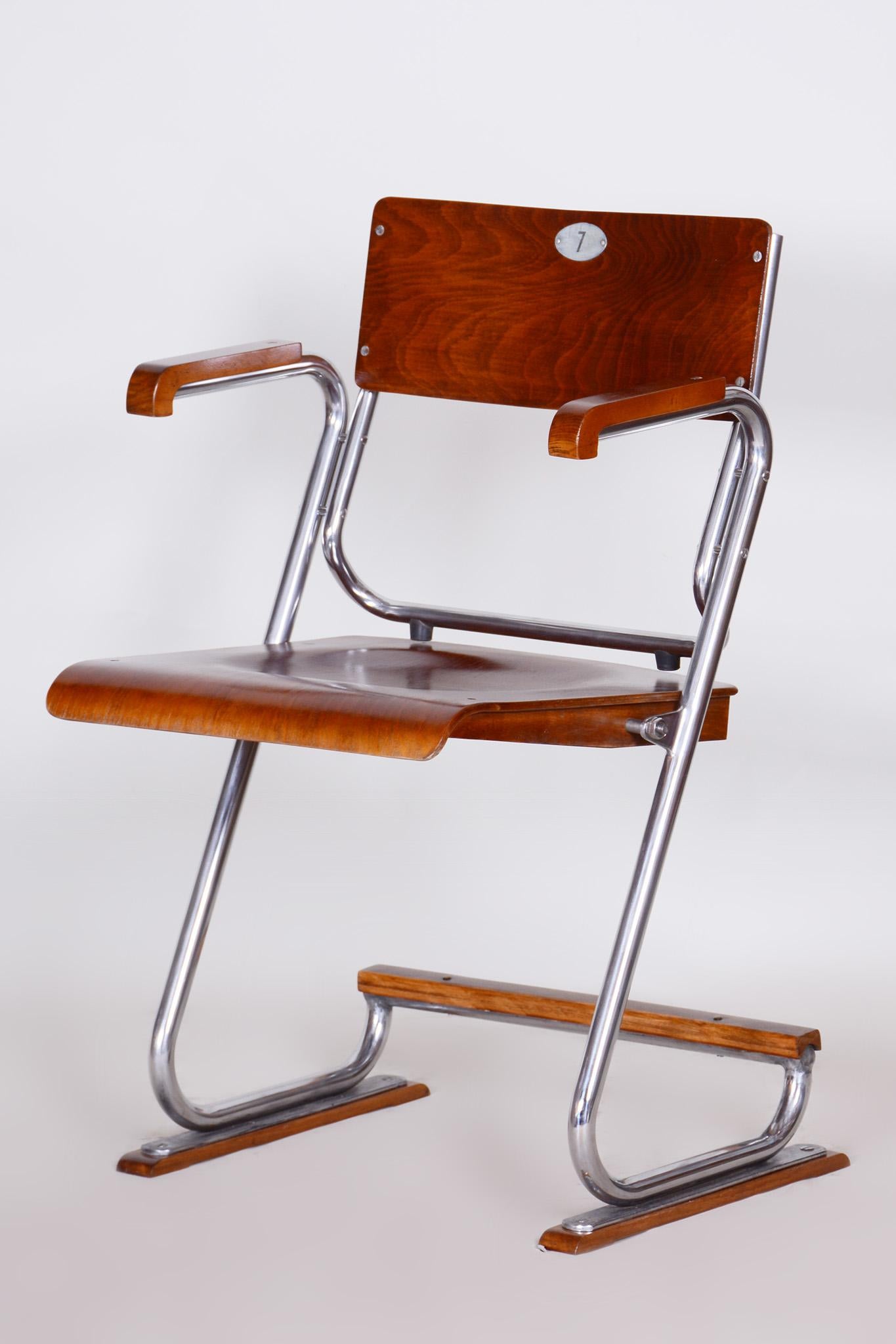 Chaise pliante Bauhaus restaurée, contreplaqué de hêtre, polonaise revisitée, République tchèque, années 1930 en vente 1