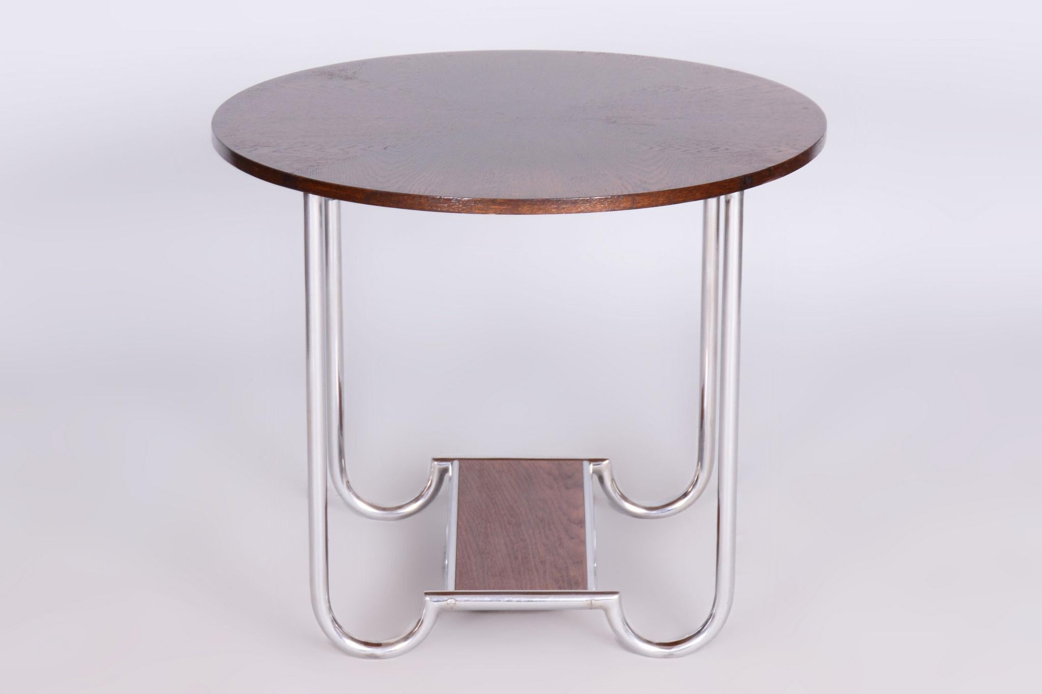 Petite table ronde en chêne Bauhaus restaurée, acier chromé, République tchèque, années 1930 en vente 4