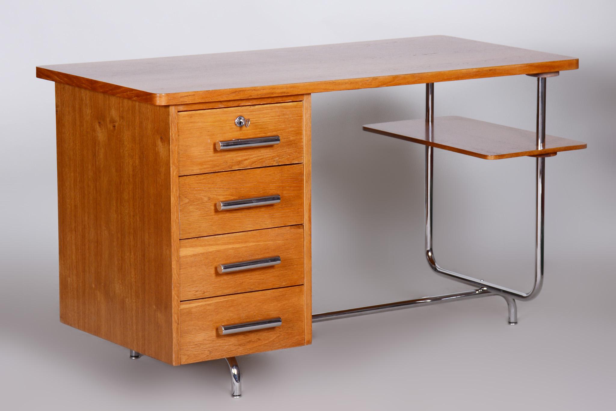 20th Century Restored Bauhaus Oak Writing Desk, Jindrich Halabala, UP Zavody, 1930s, Czechia For Sale